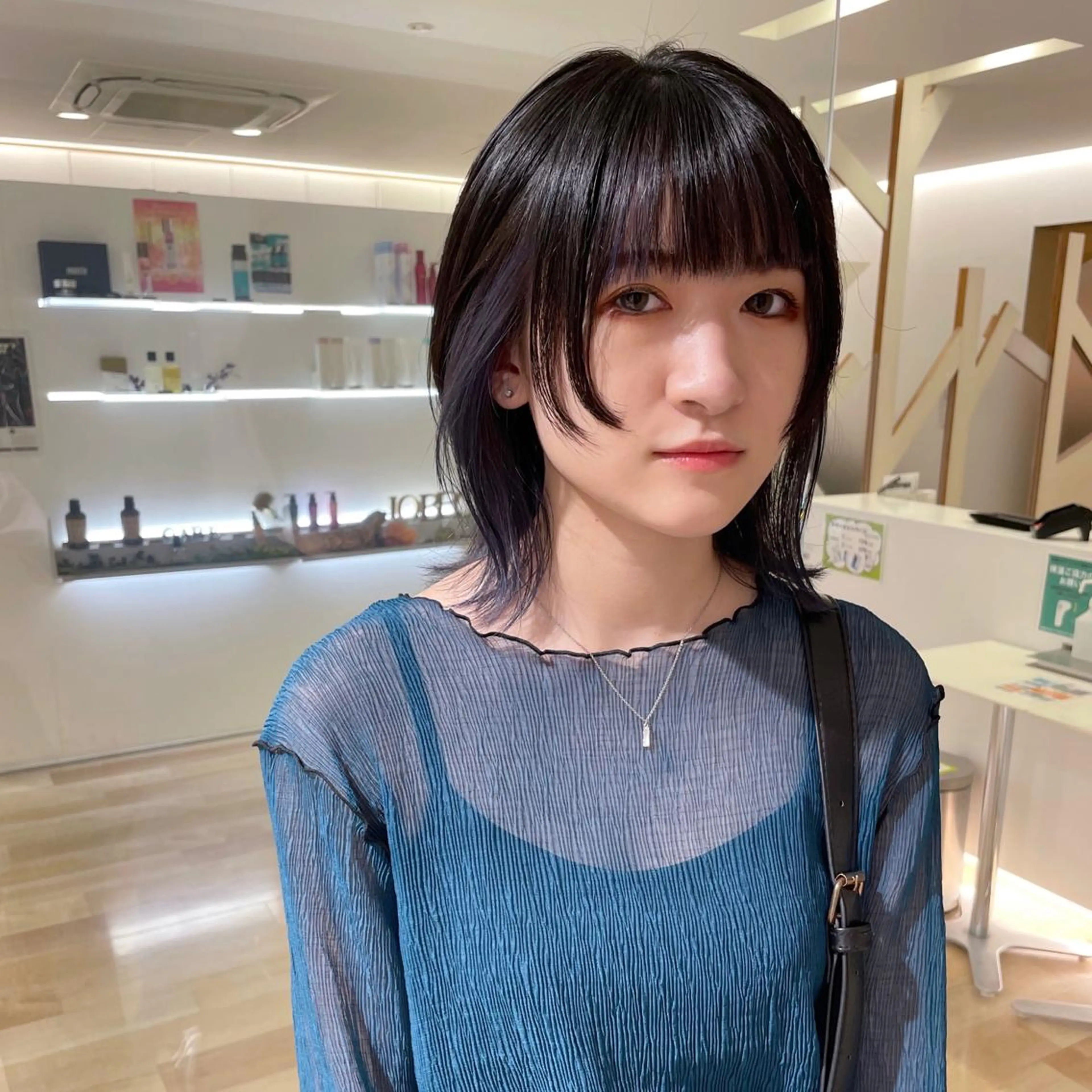 ミディアム カラー デザインカラー ウルフカット ブリーチ/レイヤー 🌻Mutsumiのヘアスタイル