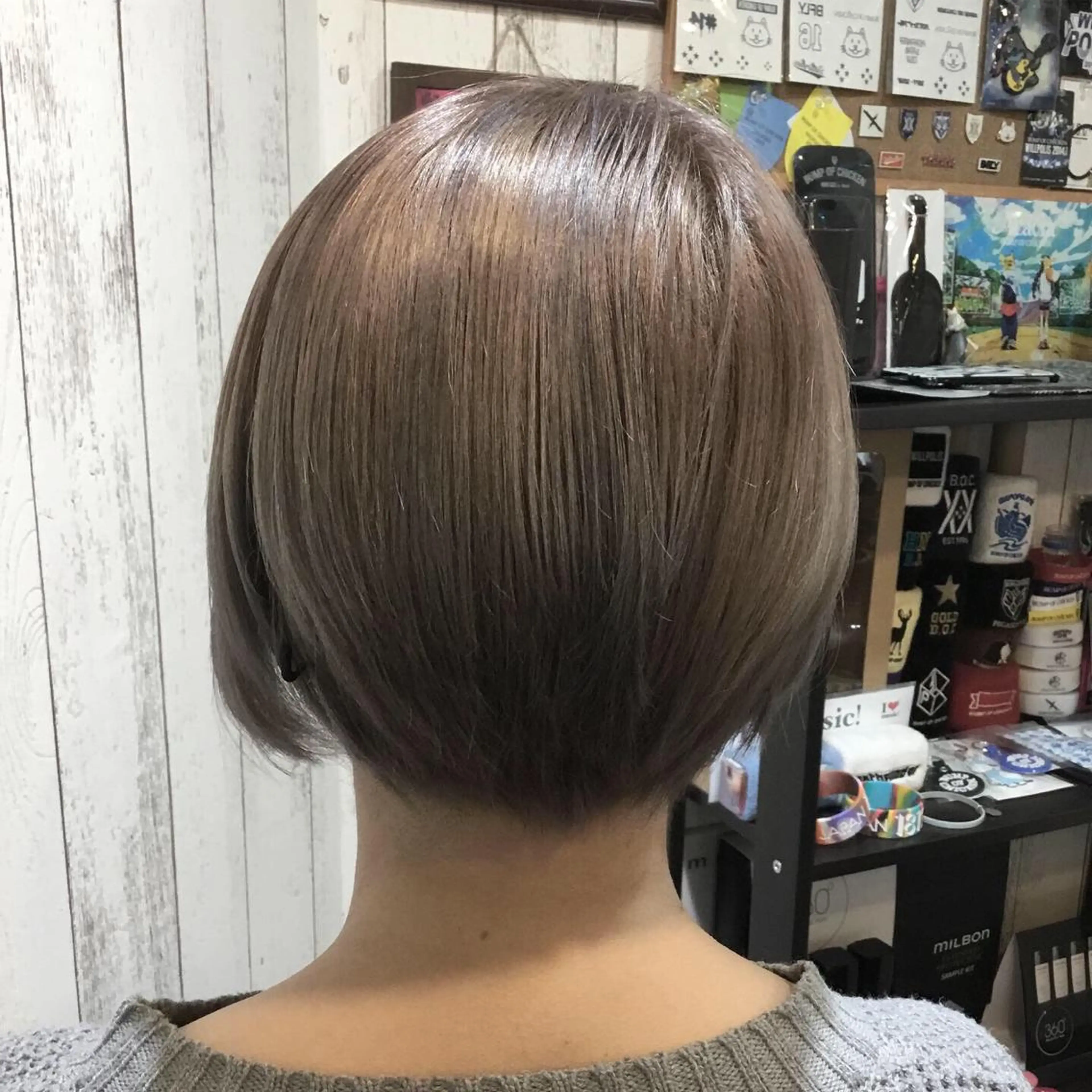 ショート カラー embrace エンブレイスのヘアスタイル