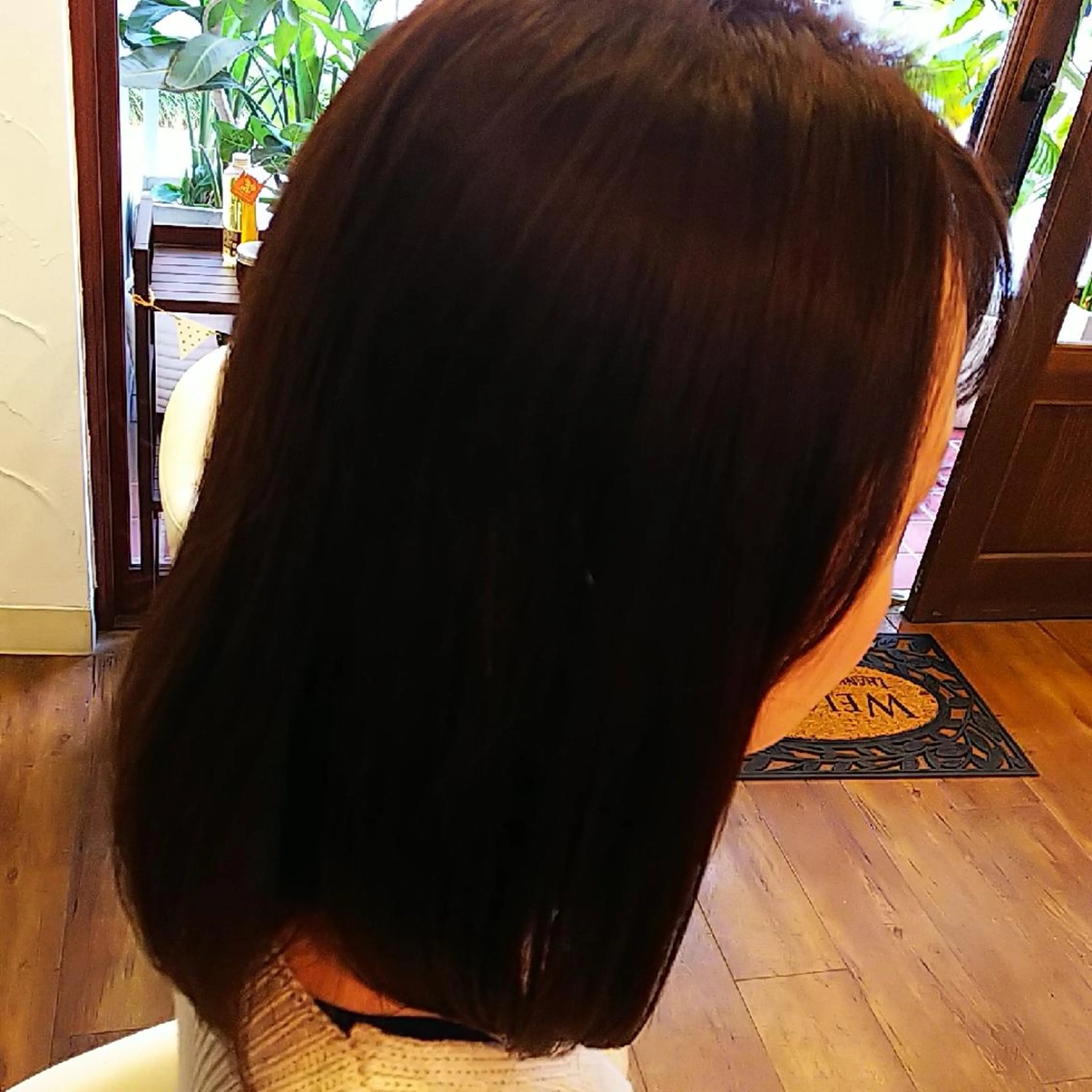 セミロング カラー 顔周りカット 髪質改善アンブリーチ 店長みやけななのヘアスタイル