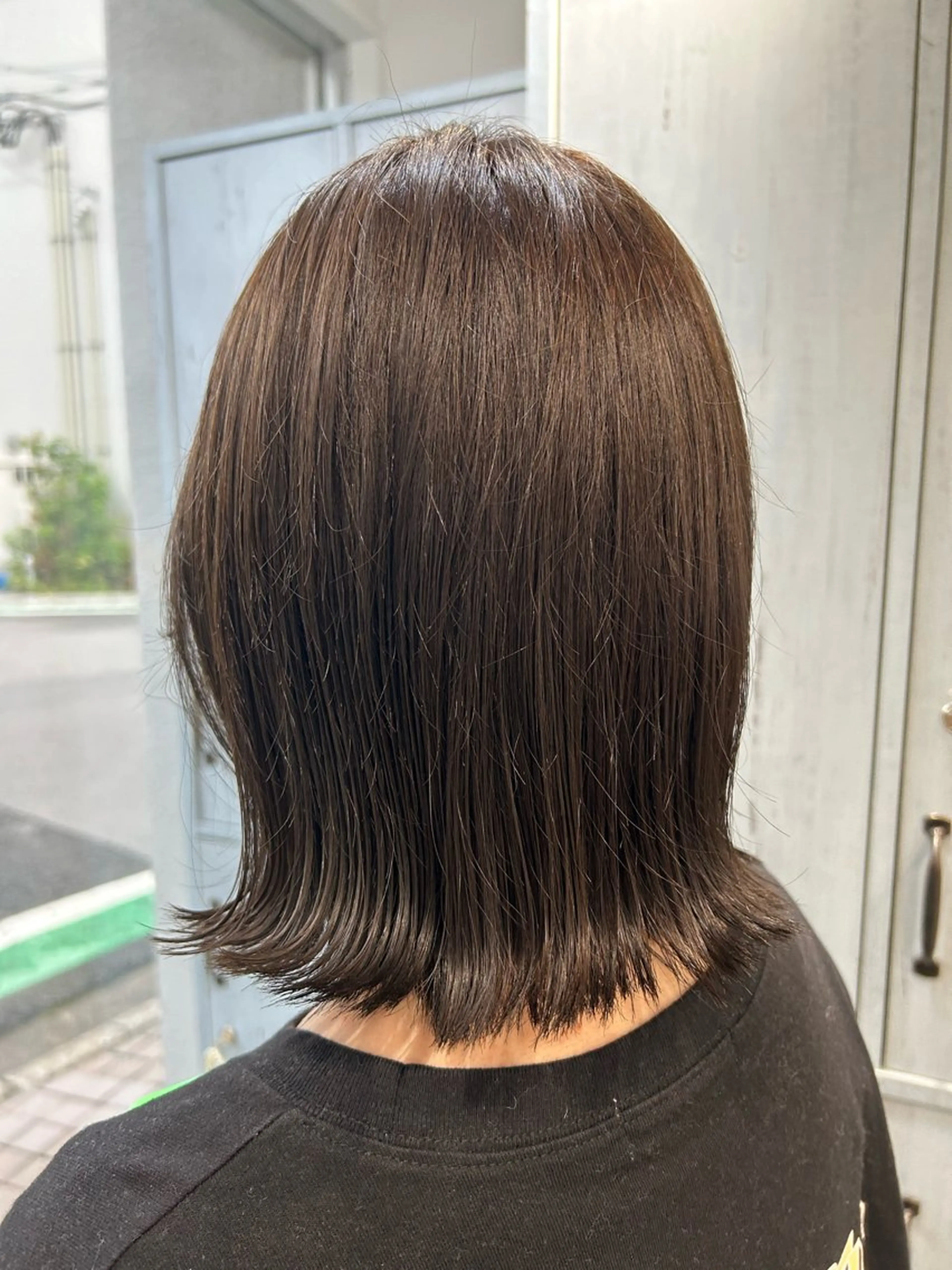 ミディアム アッシュ アッシュグレー カット ヘアカラー トリートメント ブラウンカラー tomokaのヘアスタイル