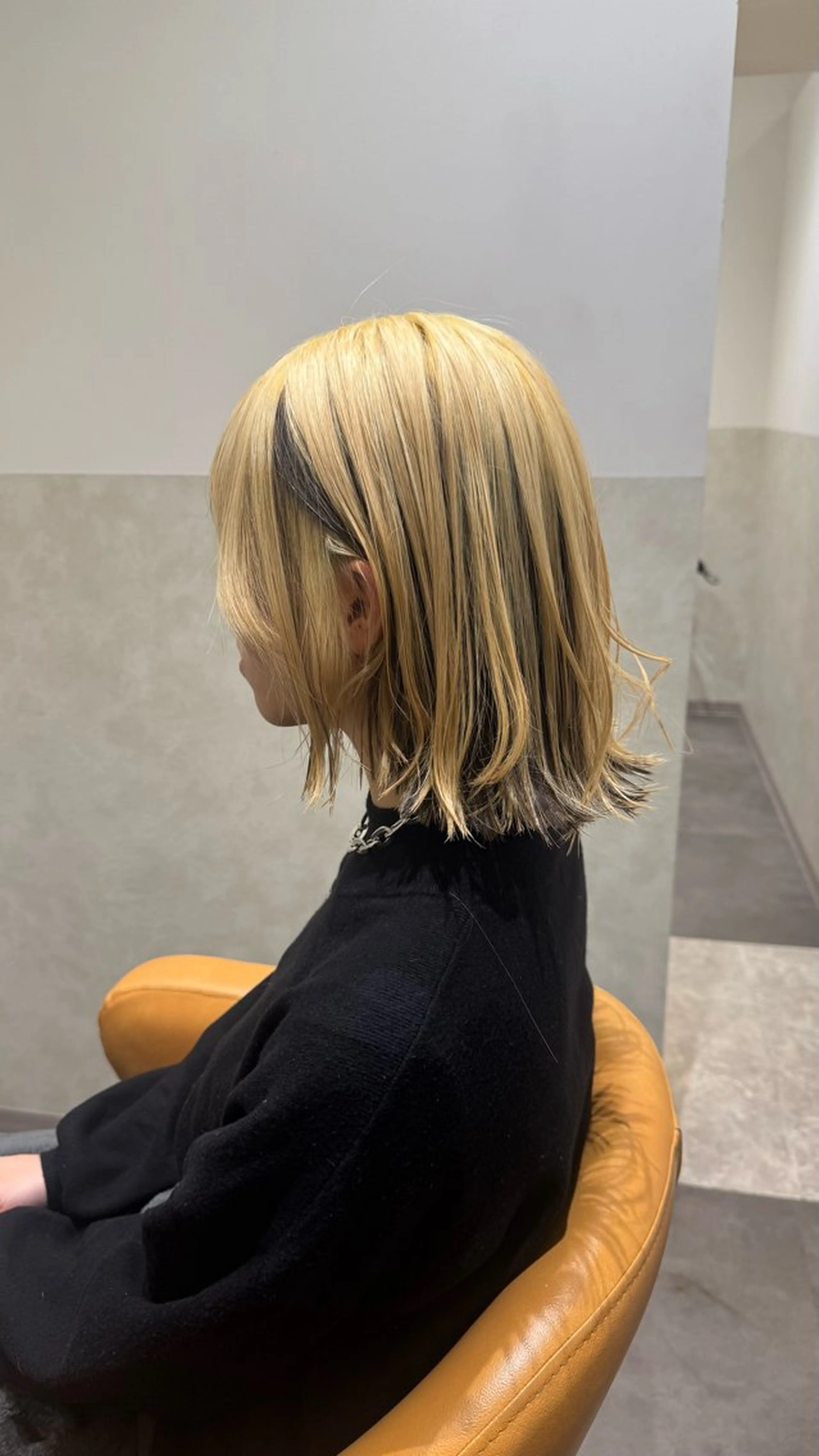ミディアム カラー バレイヤージュ ミストバング ベージュカラー ブリーチ 抜きっぱなしブロンド ヘアカラー トリートメント SALOWIN札幌大通り所属・札幌ハイトーン/ ブリーチカラー/ドイのヘアスタイル