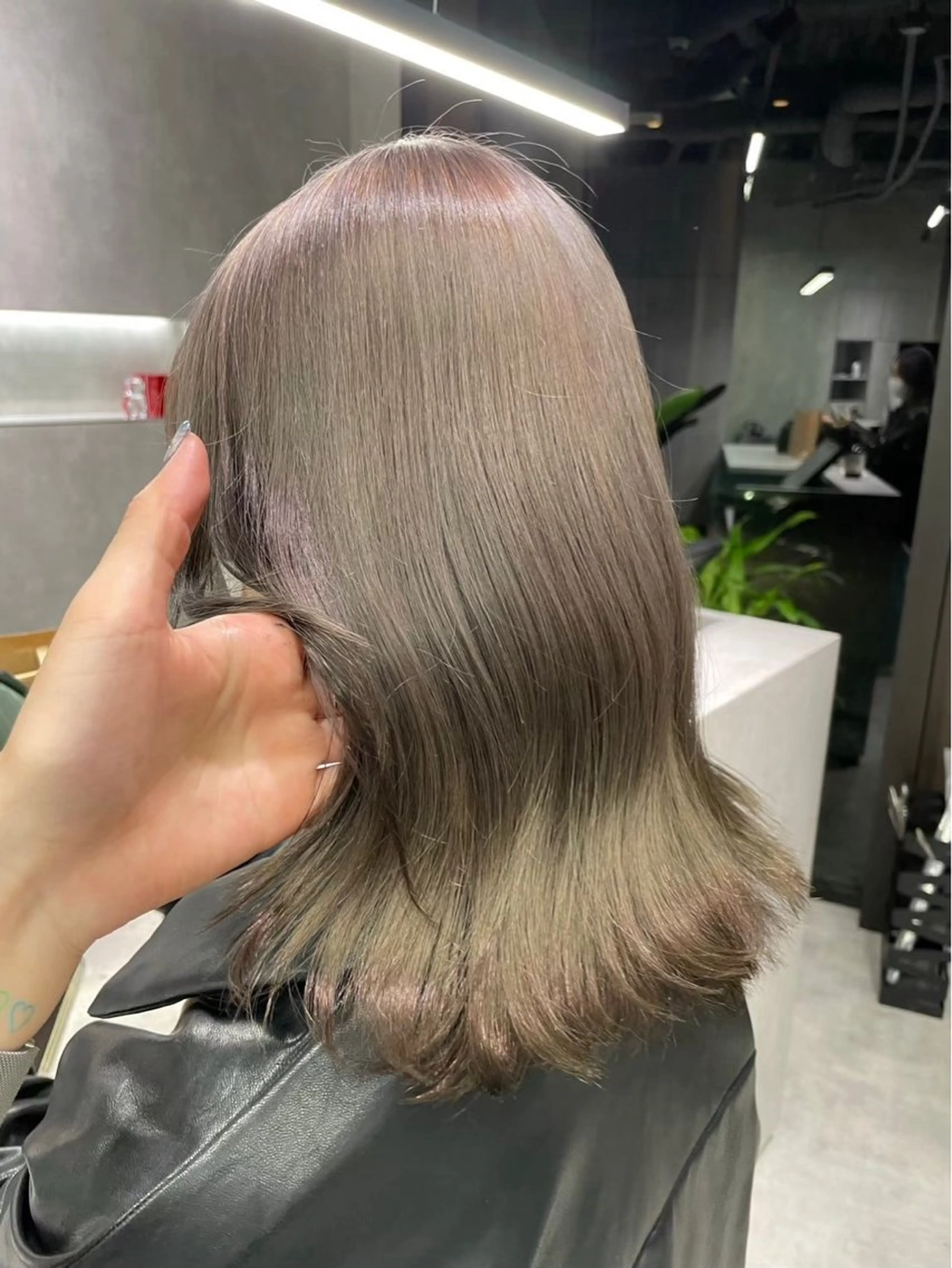 ミディアム カラー 🦋ボブ・ハイトーン /Kotoko🦋のヘアスタイル