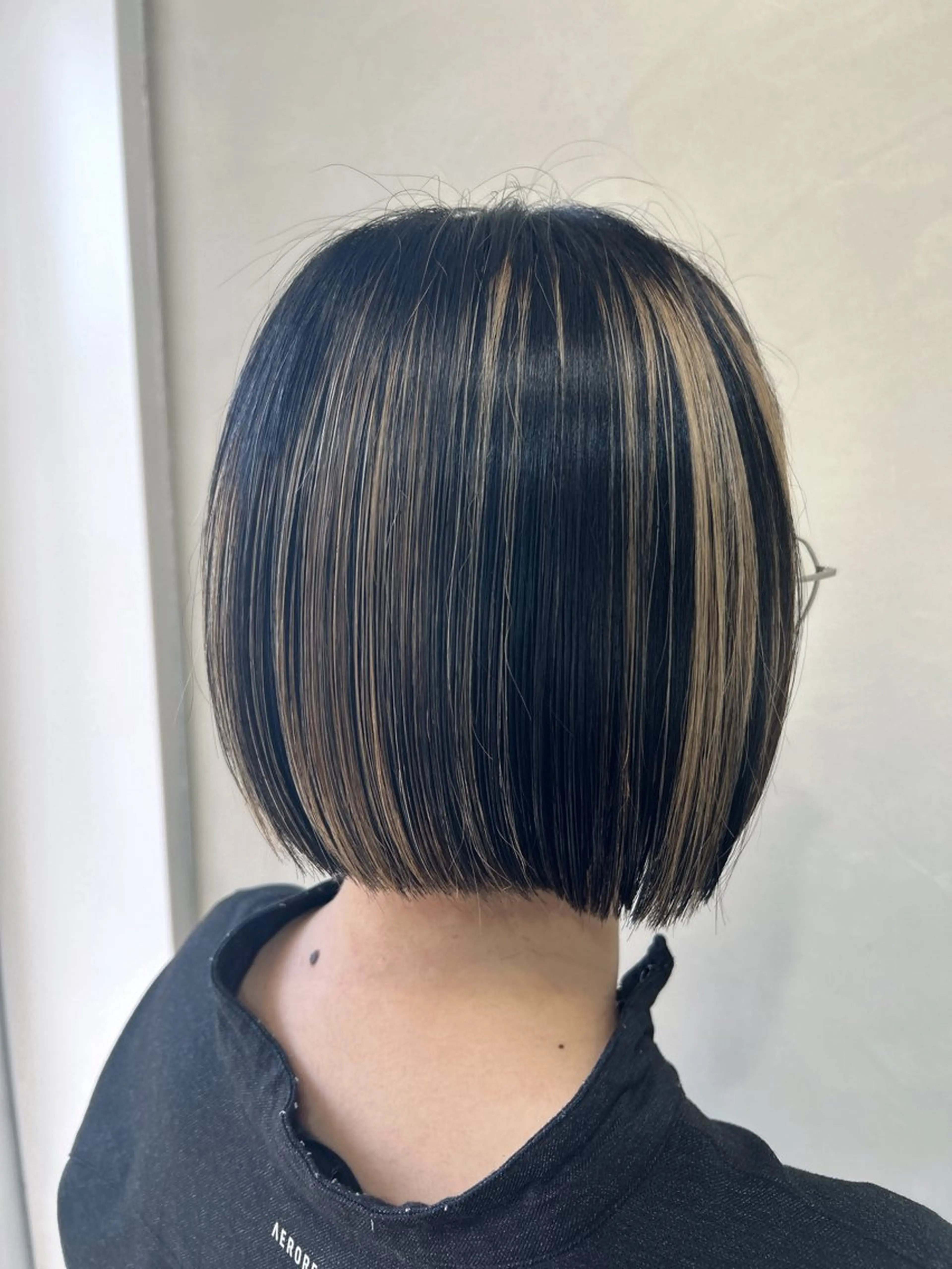 ショート ボブ ハイライト 透明感カラー 暖色shihoのヘアスタイル