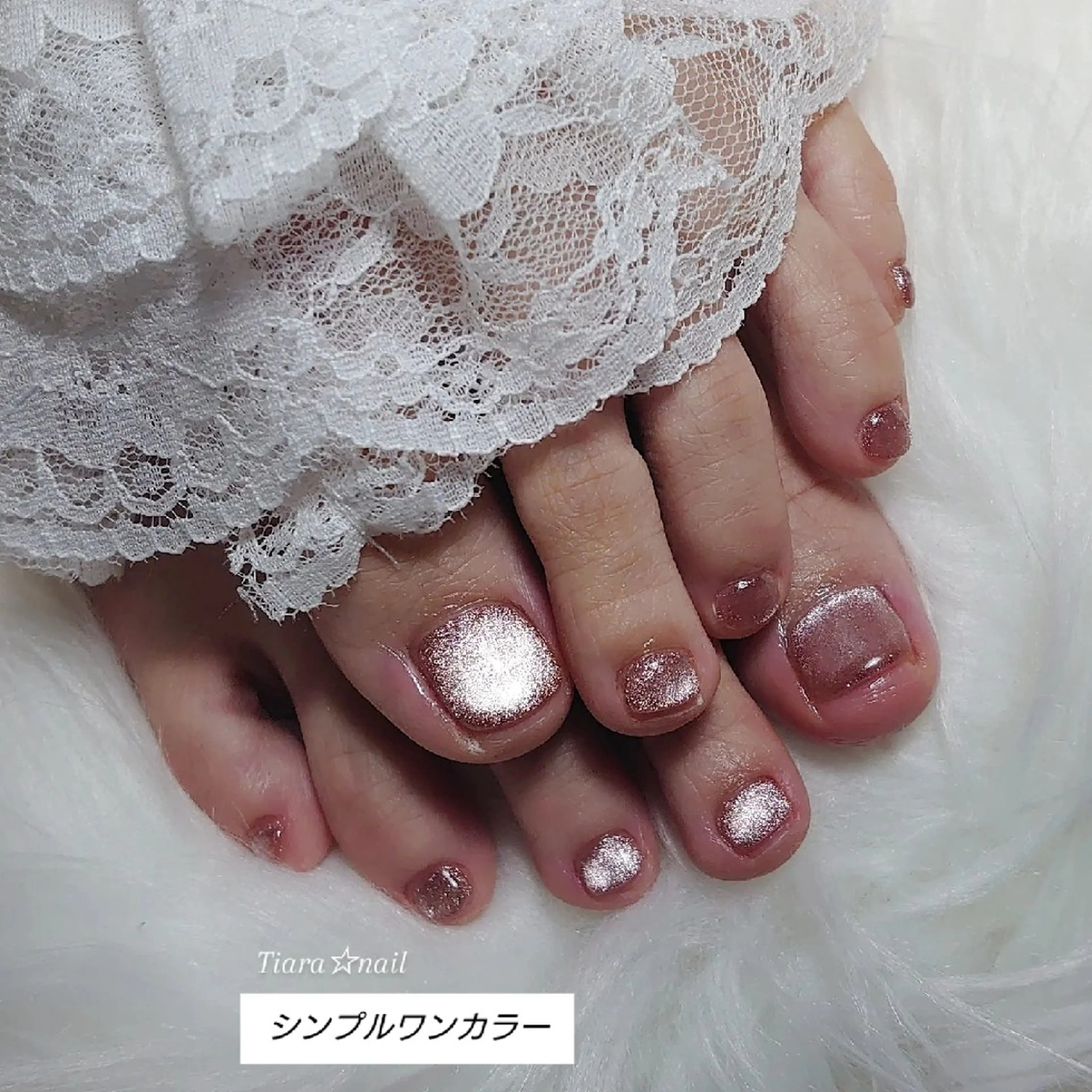 ネイル ラメ(グリッター) ワンカラーネイル ピンク ピンクベージュ シンプルネイル 高木 彩香のネイルデザイン