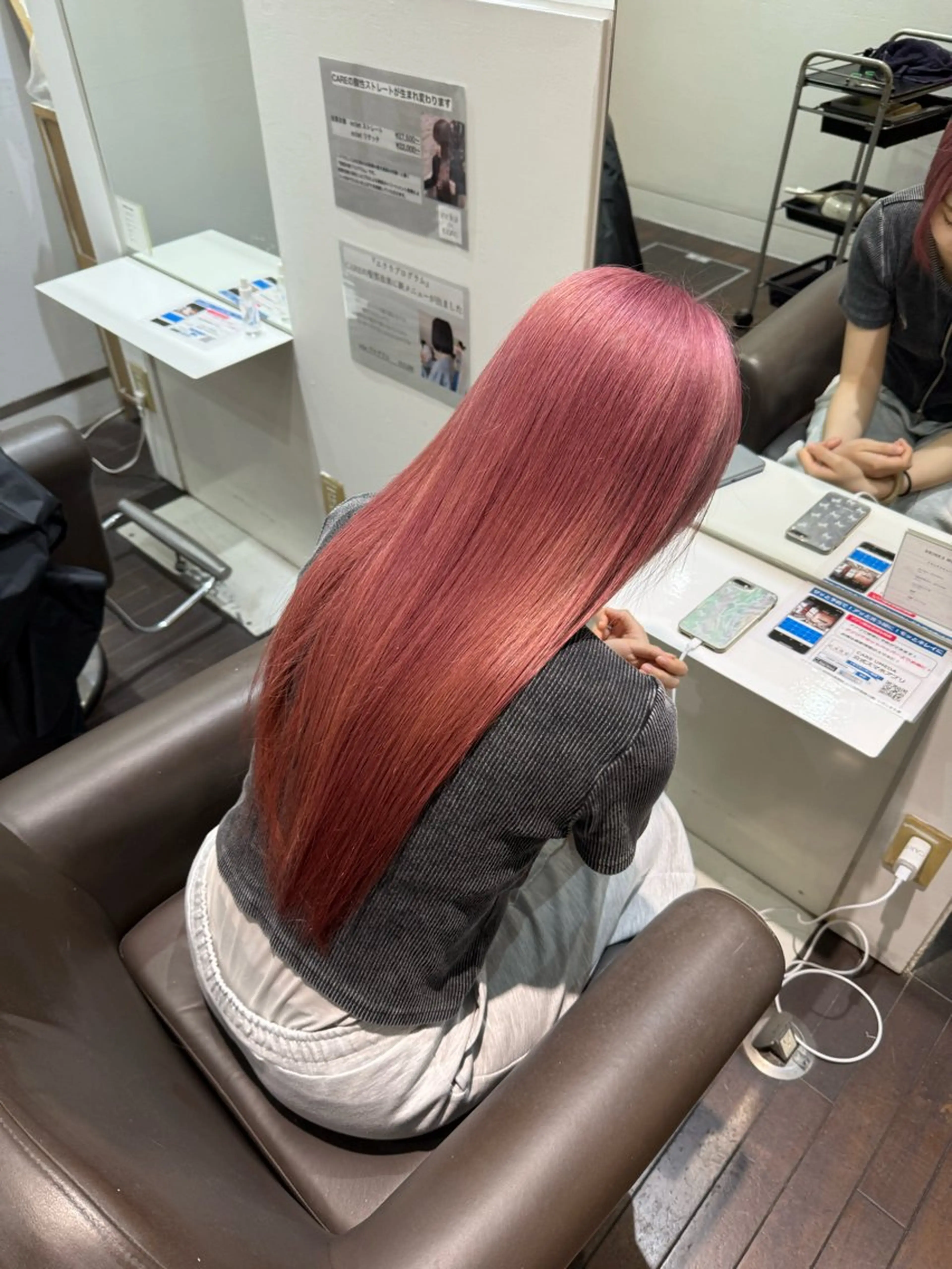Ｗカラーモデル [ブリーチ全頭➕リタッチ➕オンカラー](※)補足説明必ずご覧ください‼️の写真
