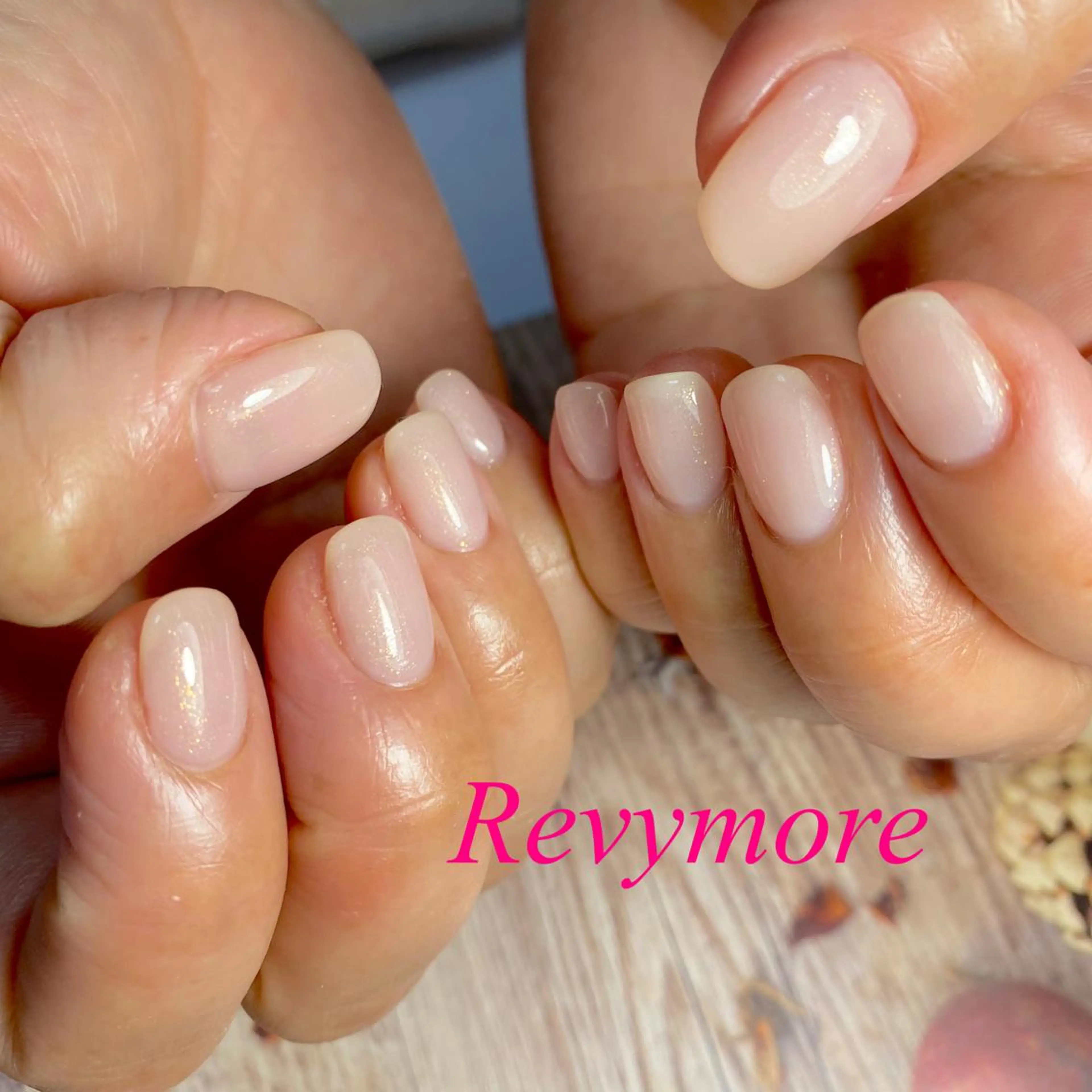 ショート ネイル ジェルネイル ニュアンスネイル オフィスネイル ワンカラーネイル シンプルネイル nail salon Revymore所属・nail salon Revymoreのネイルデザイン