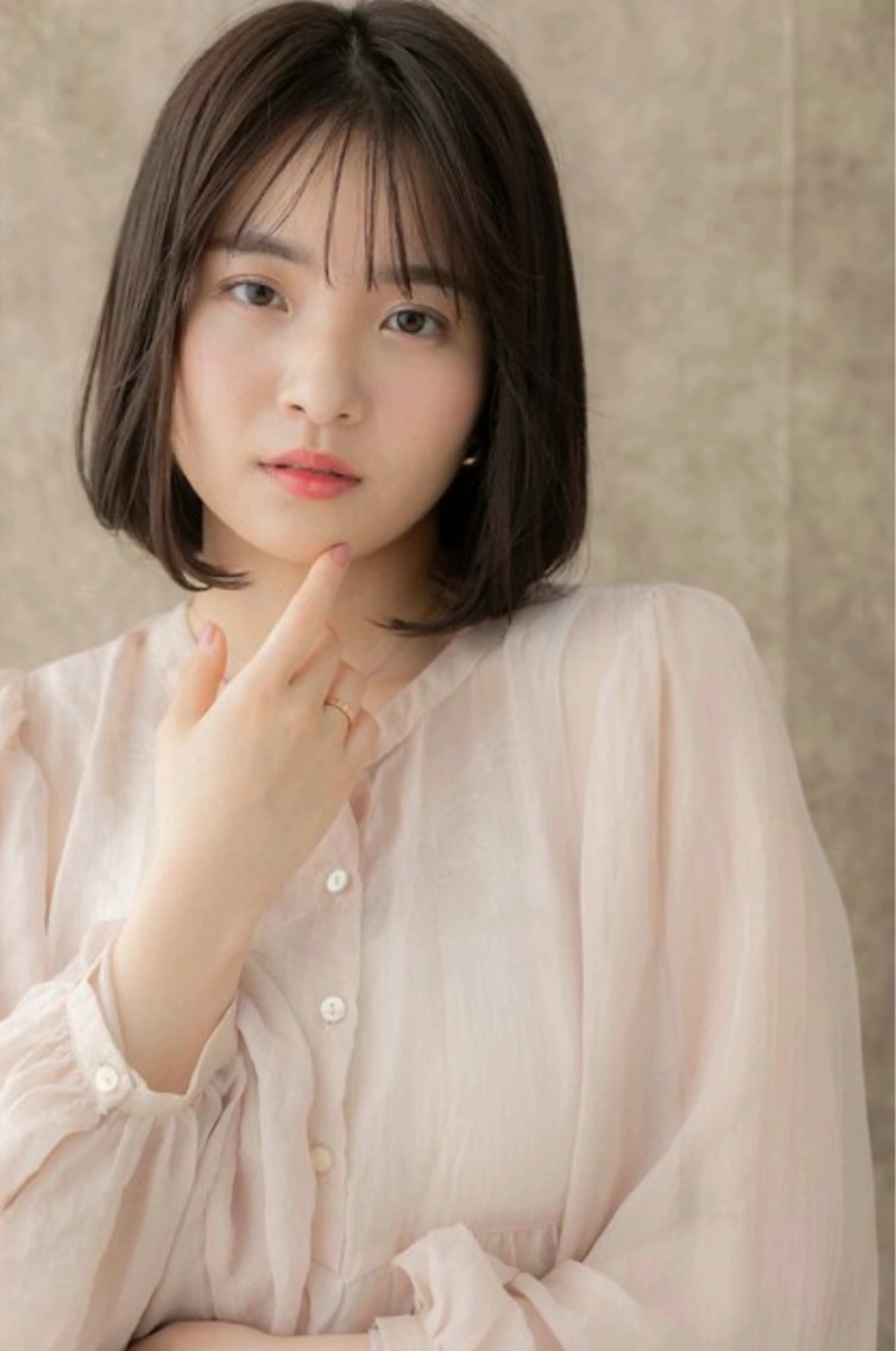 ミディアム カット くびれ&切りっぱボブ 得意👍佐藤歩のヘアスタイル