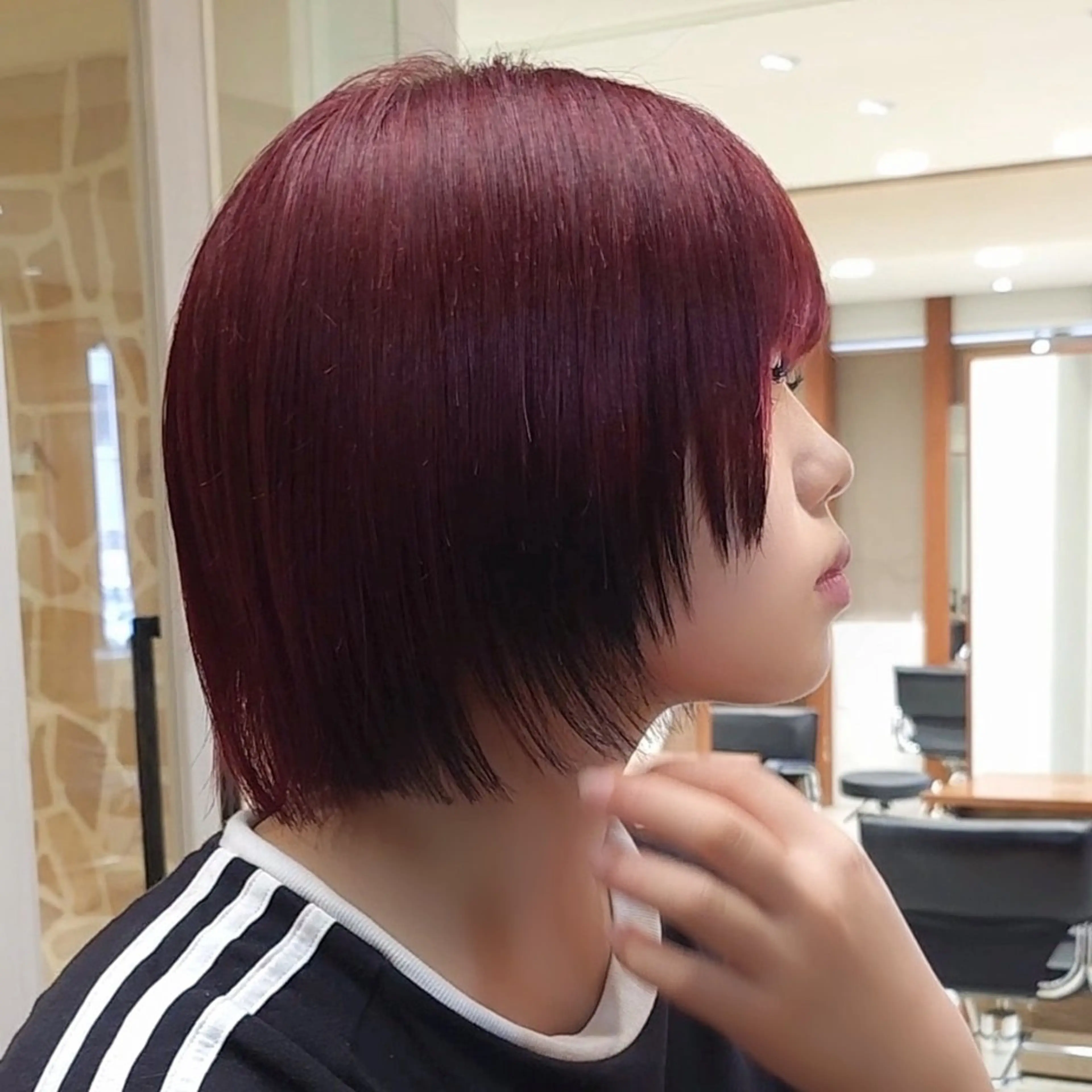 ミディアム カラー ボルドーカラー LYLICK所属・ケアブリーチ特化 same 🦈のヘアスタイル