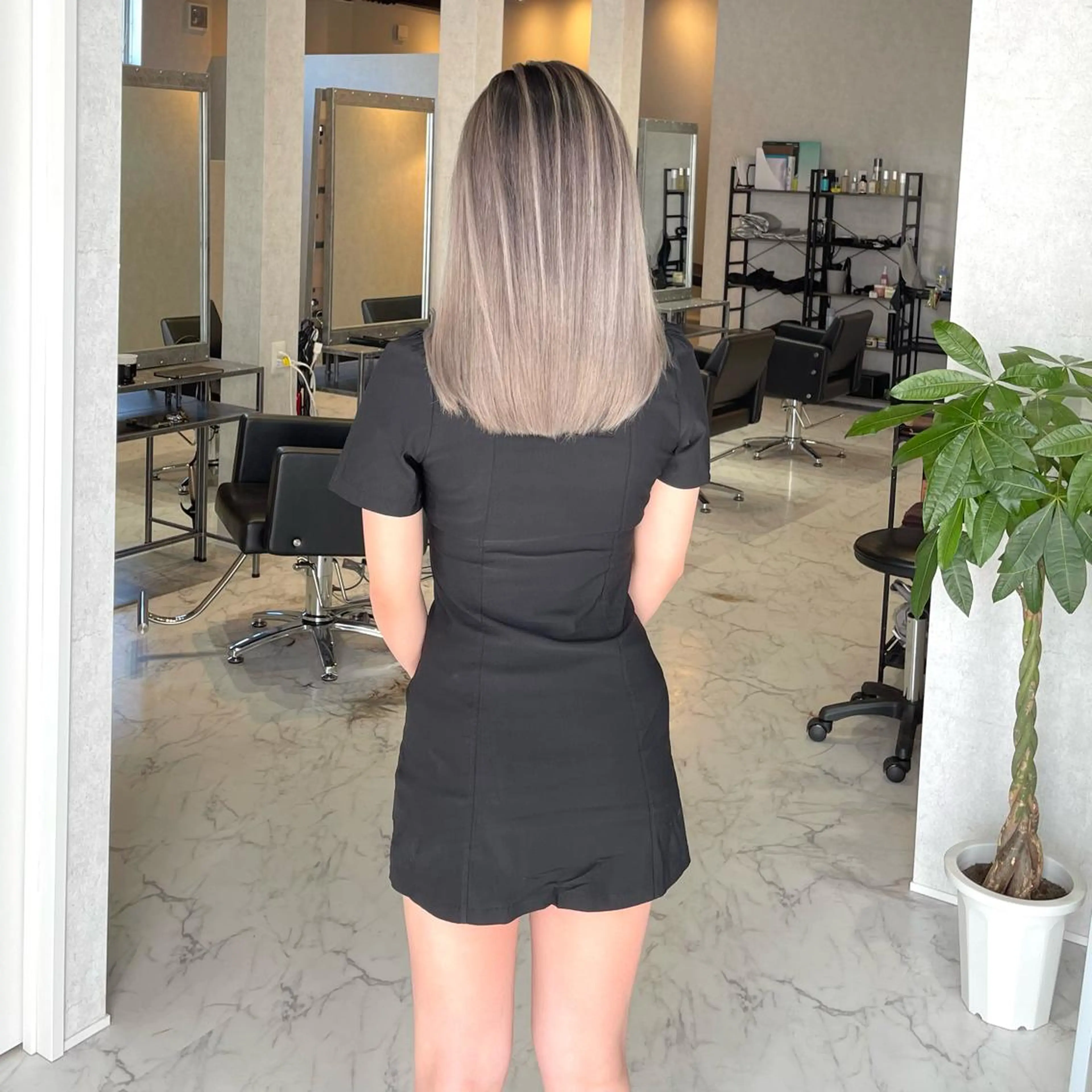 ミディアム 外国人風カラー ハイライト レイヤーカット カット ヘアカラー トリートメント アンドウ ユウ/ レイヤーカット/韓国のヘアスタイル