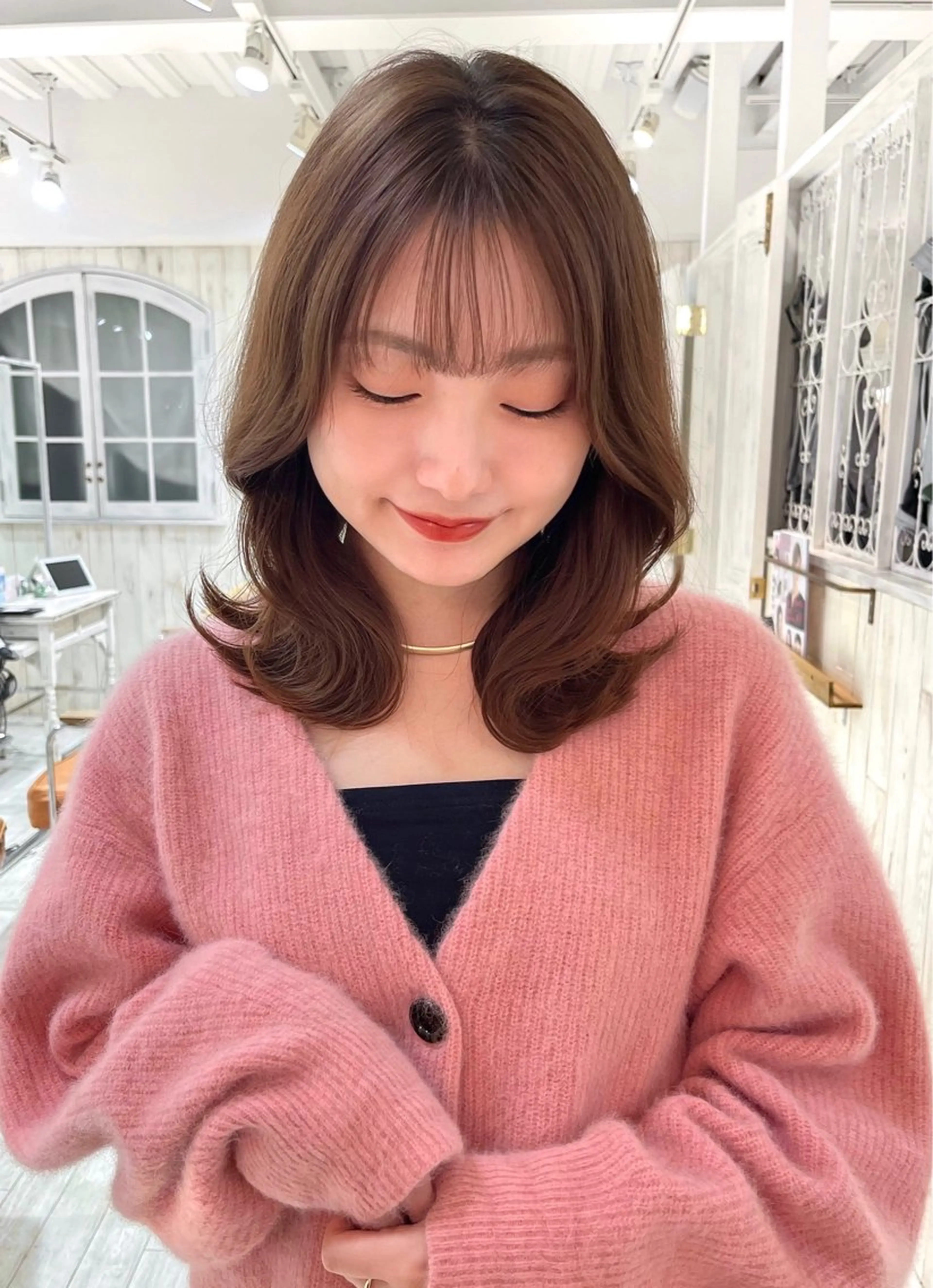 ミディアム カラー ベージュカラー ブラウンカラー ブラウンベージュ くびれヘア 顔まわりレイヤー カット ヘアカラー 【韓国ヘア×透明感 カラー】笹谷 莉未のヘアスタイル