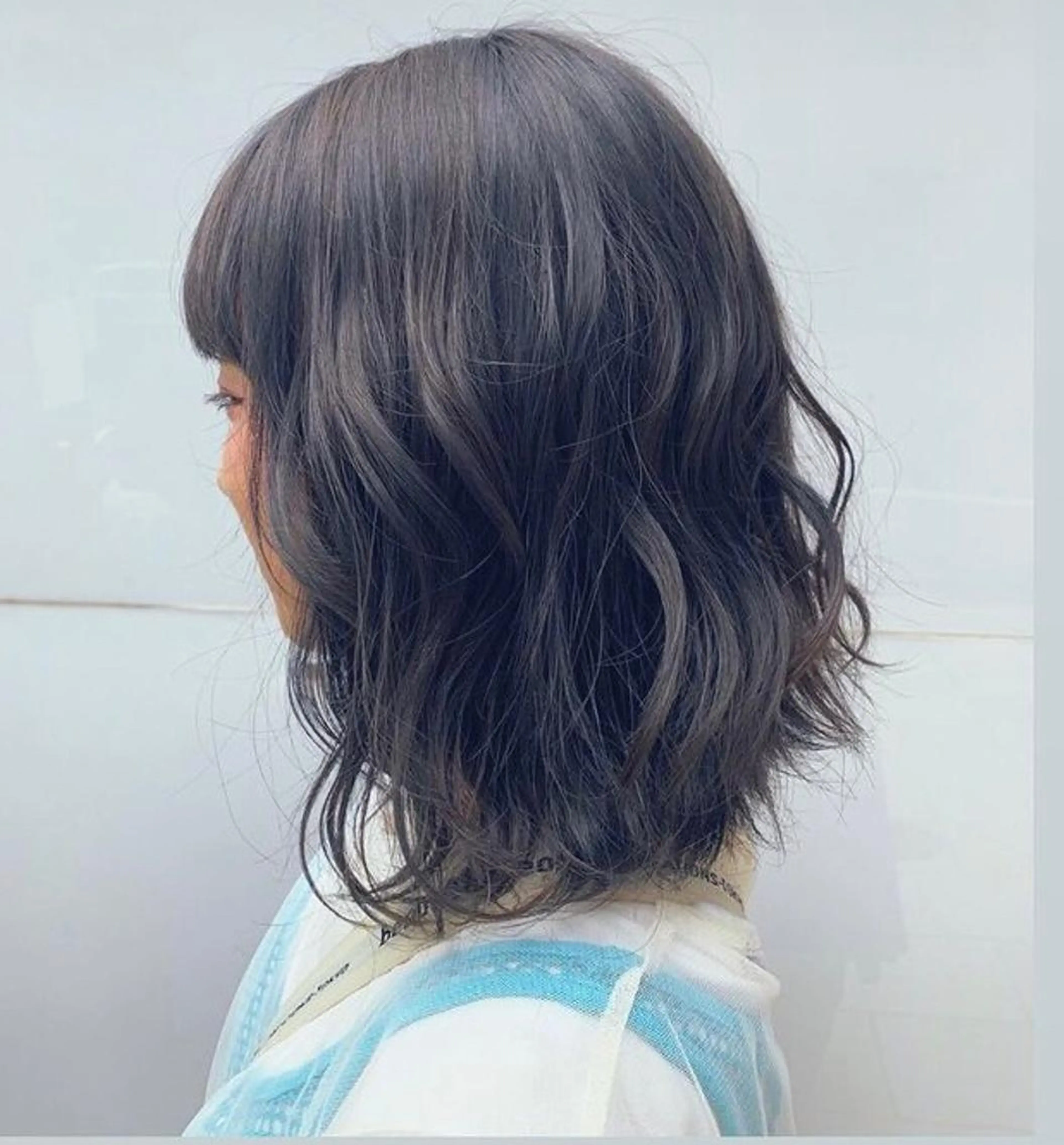 カラー 黒髪 ブルーカラー ブルーブラック INCE HAIR ひらい なつきのヘアスタイル