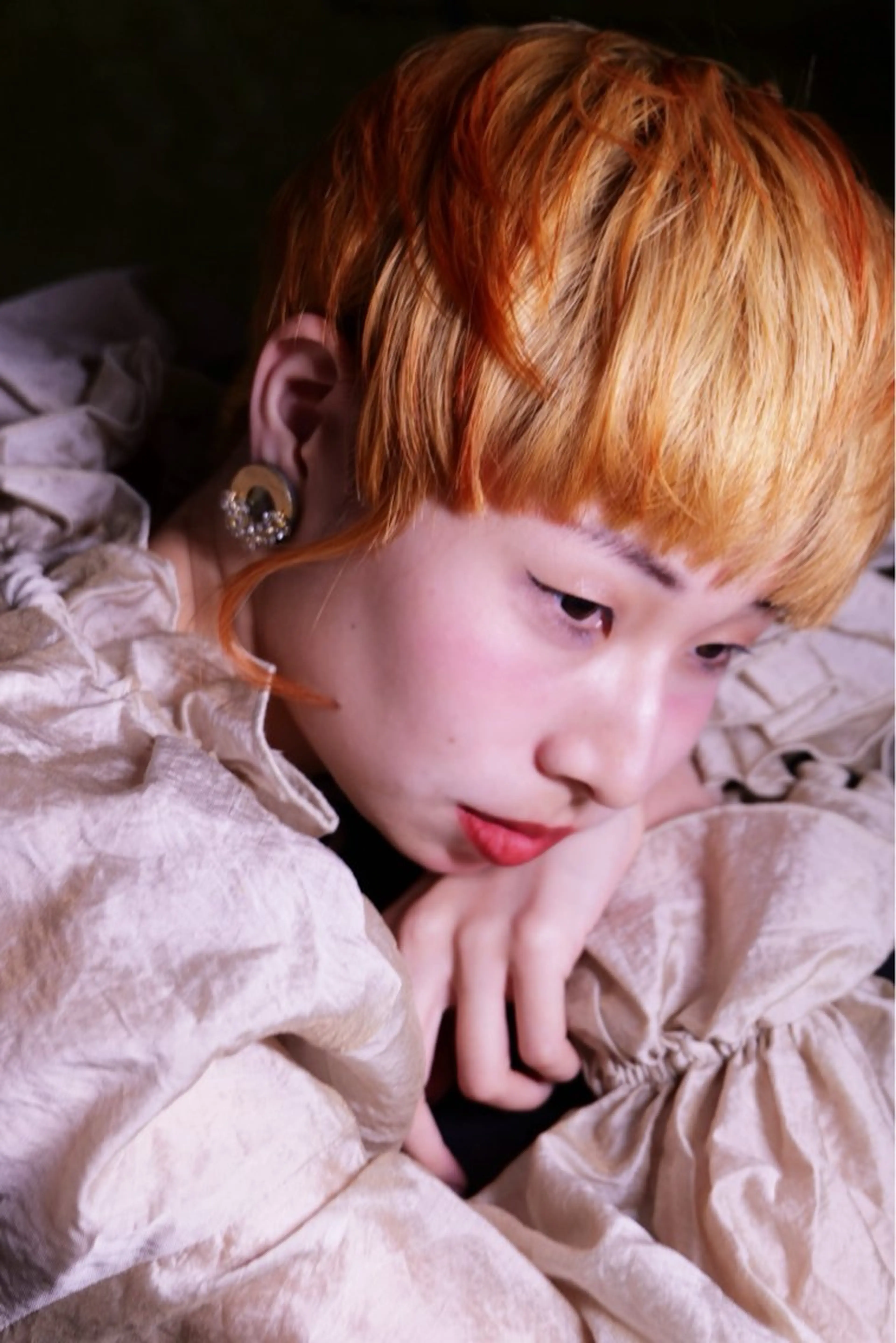ショート カラー ブリーチ 𝙱𝙻𝙴𝙽 𝚋𝚢 𝚍𝚘𝚝.所属・🤍BLEN 窓🤍のヘアスタイル