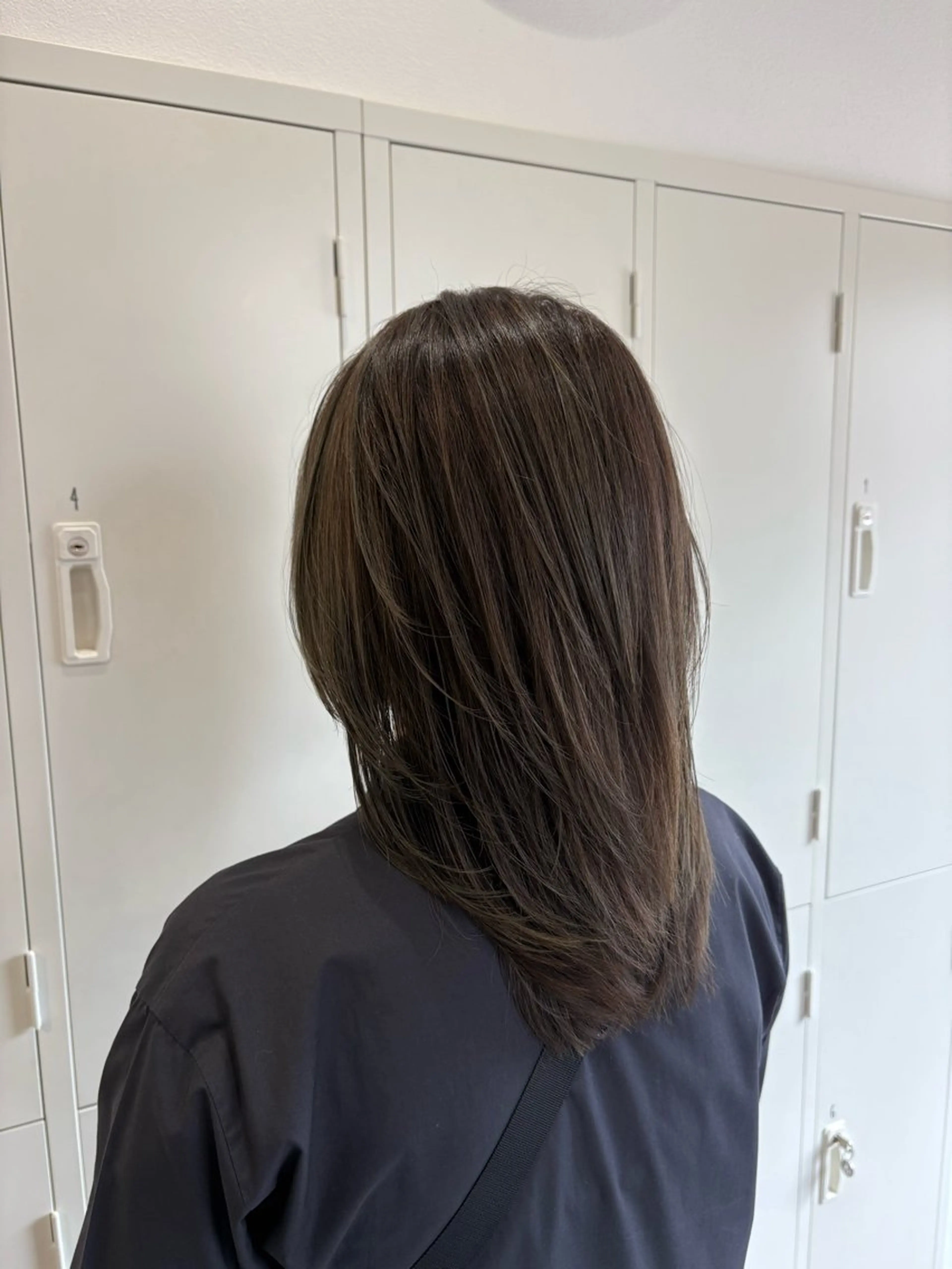 セミロング カラー ヘアカラー 艶カラー透明感カラー 暖色カラー佐藤舞花のヘアスタイル