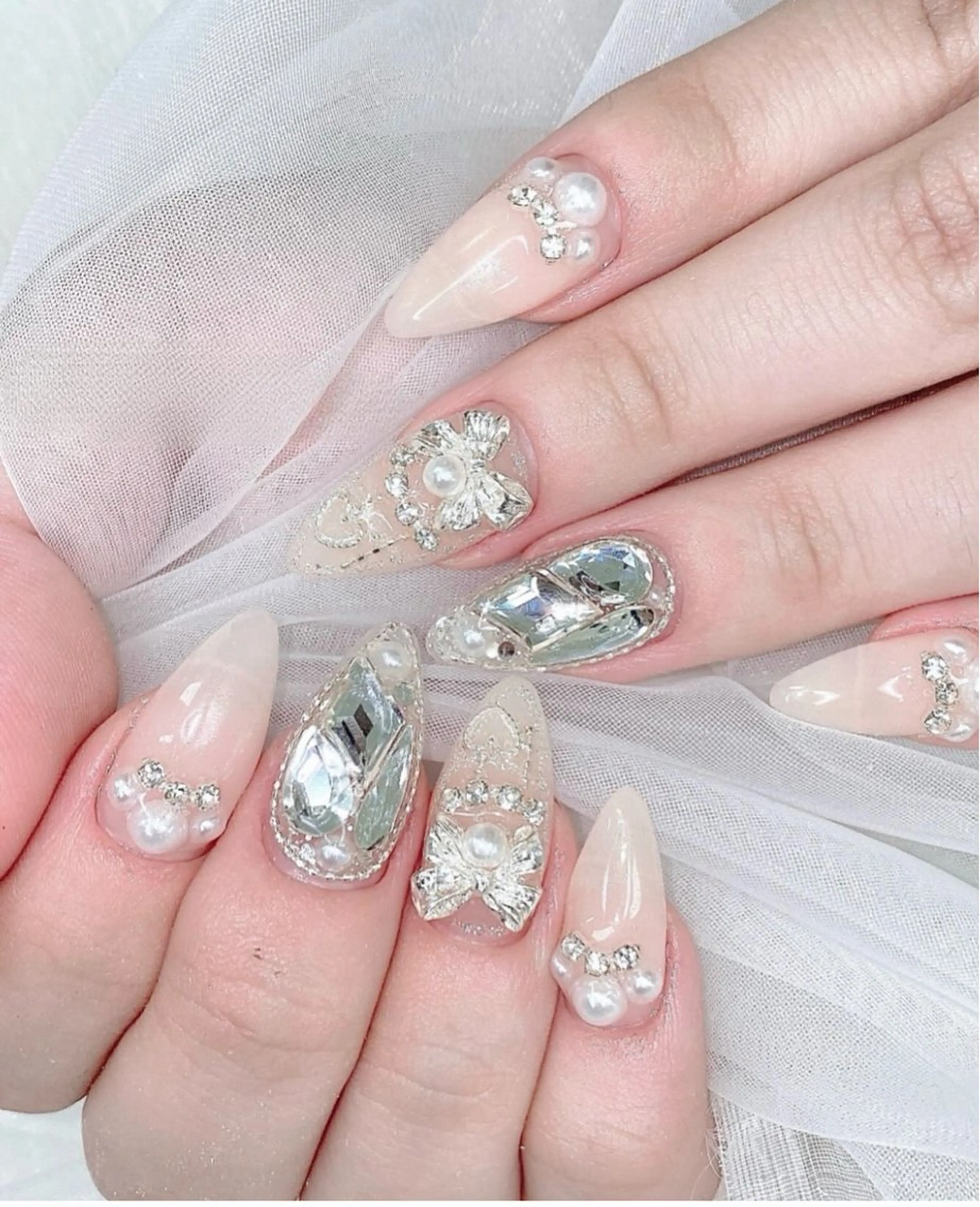 ネイル アニマル柄 オーロラネイル チークネイル フラッシュネイル ジェルネイル ハンドネイル T.A Nail Salonのネイルデザイン