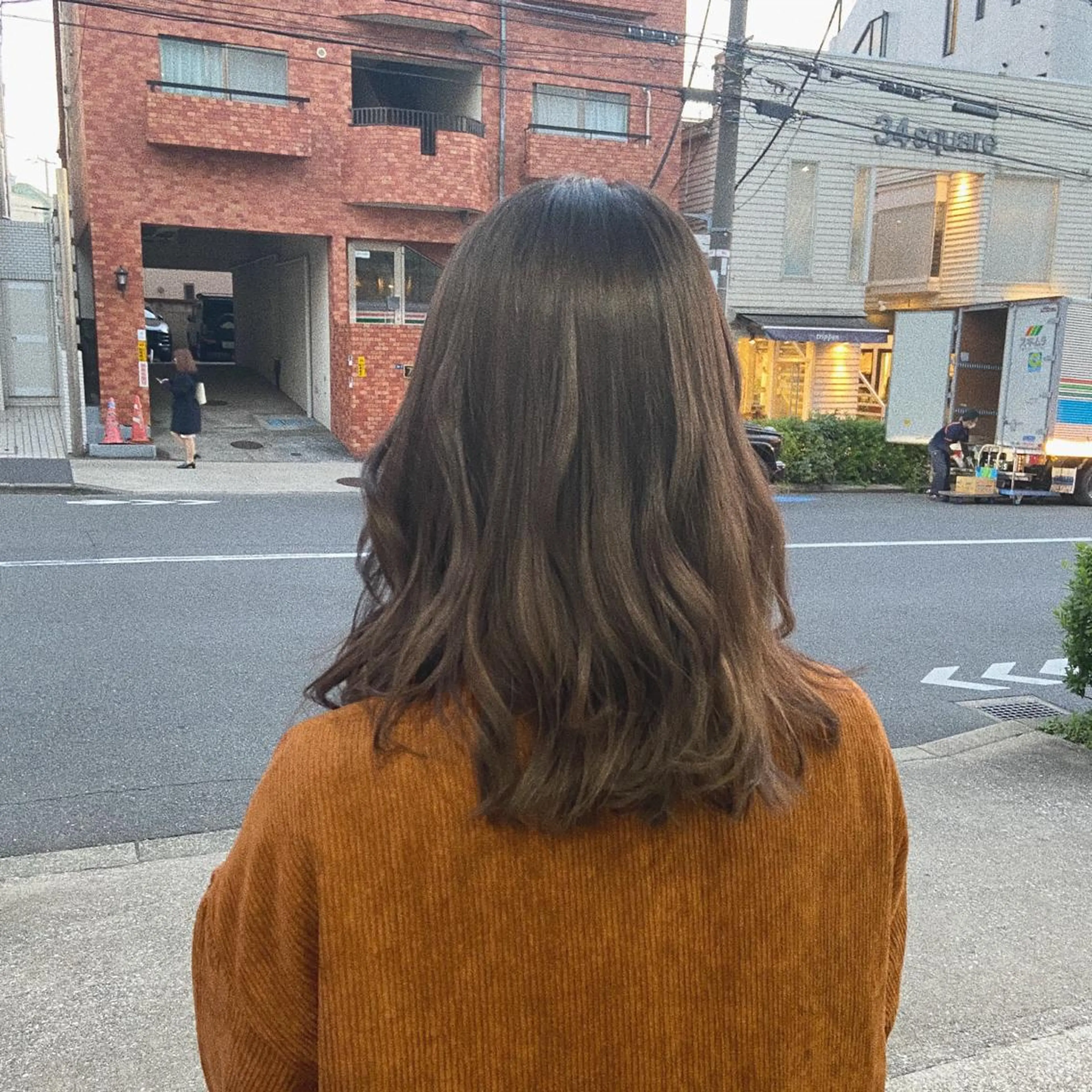 セミロング カラー PULSE yokohama所属・レイヤー |オリーブ |ヘーゼルベージュのヘアスタイル