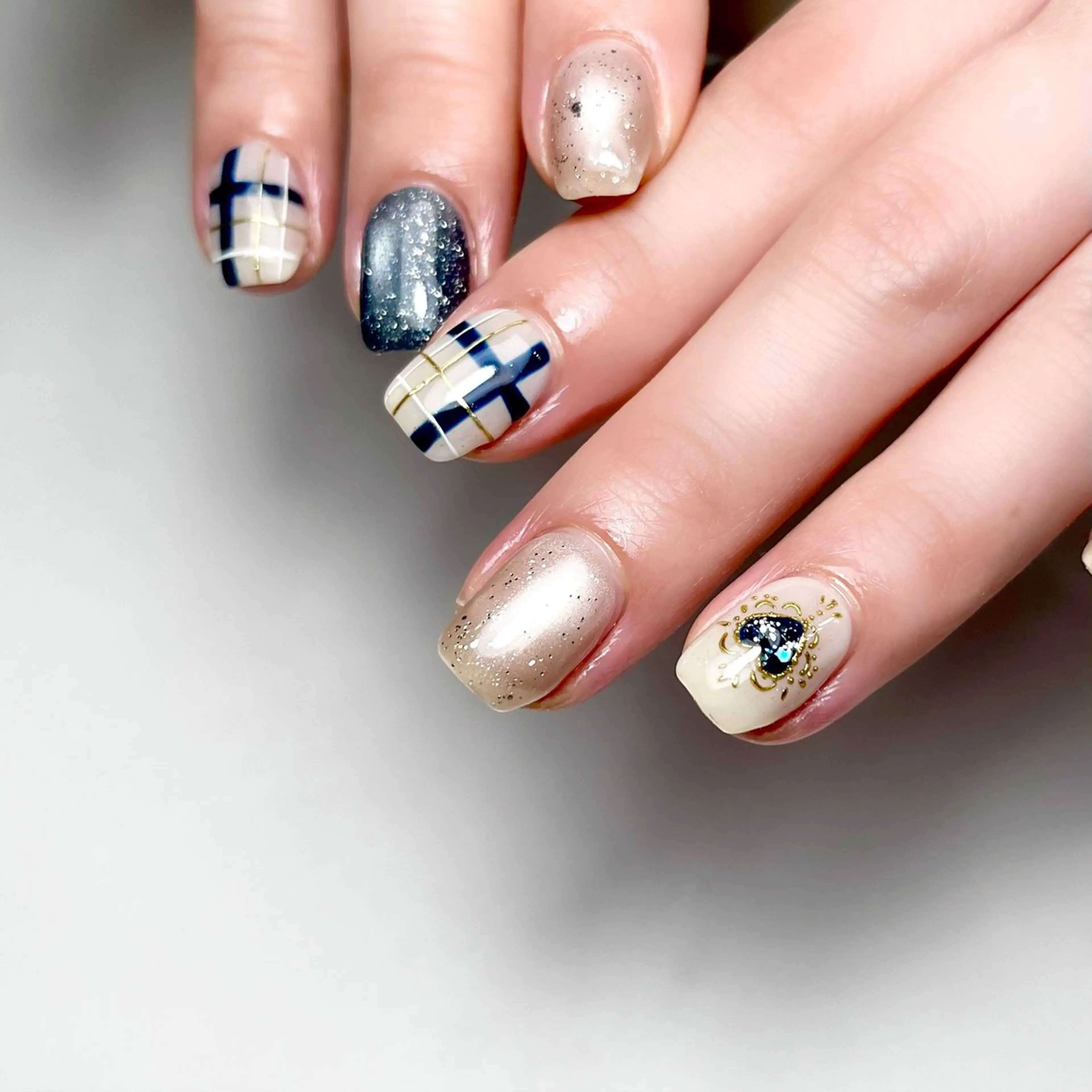 ネイル ハンドネイル calm 〔ｶｰﾑ〕のネイルデザイン