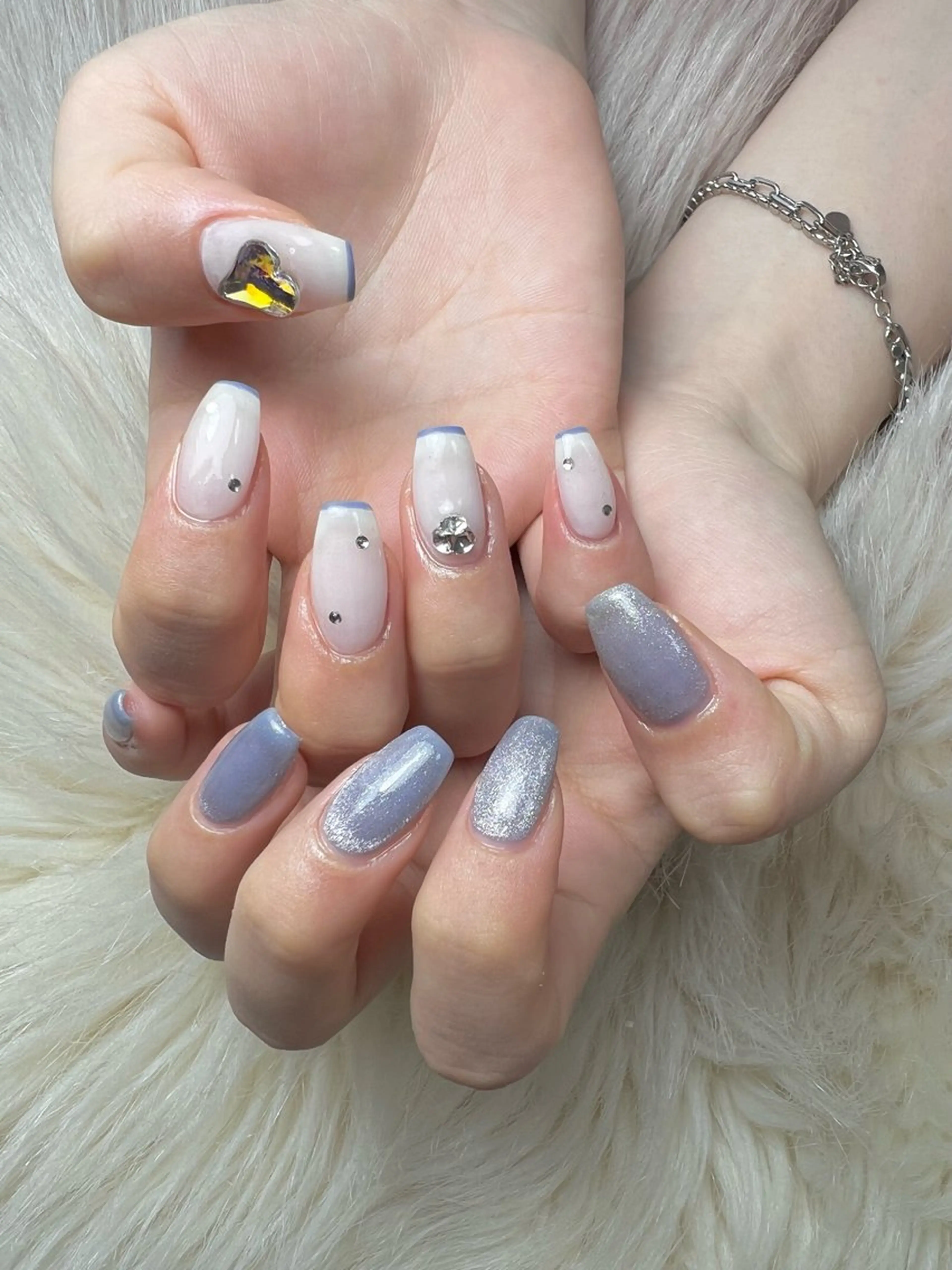 ネイル ブルー フレンチネイル ジェルネイル マグネットネイル 持ち込み flowers nailのネイルデザイン