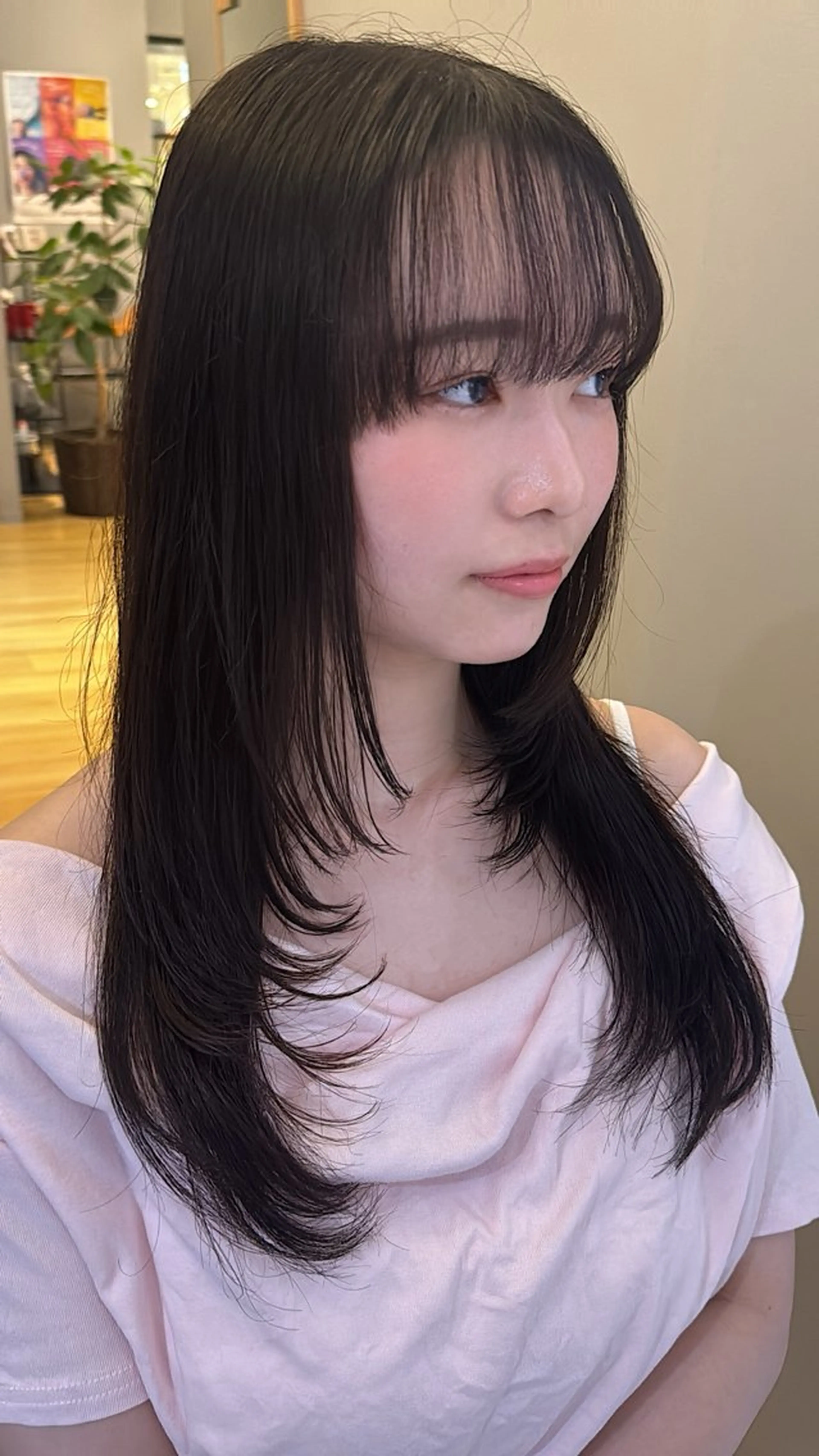 ロング 藤原 萌衣のヘアスタイル