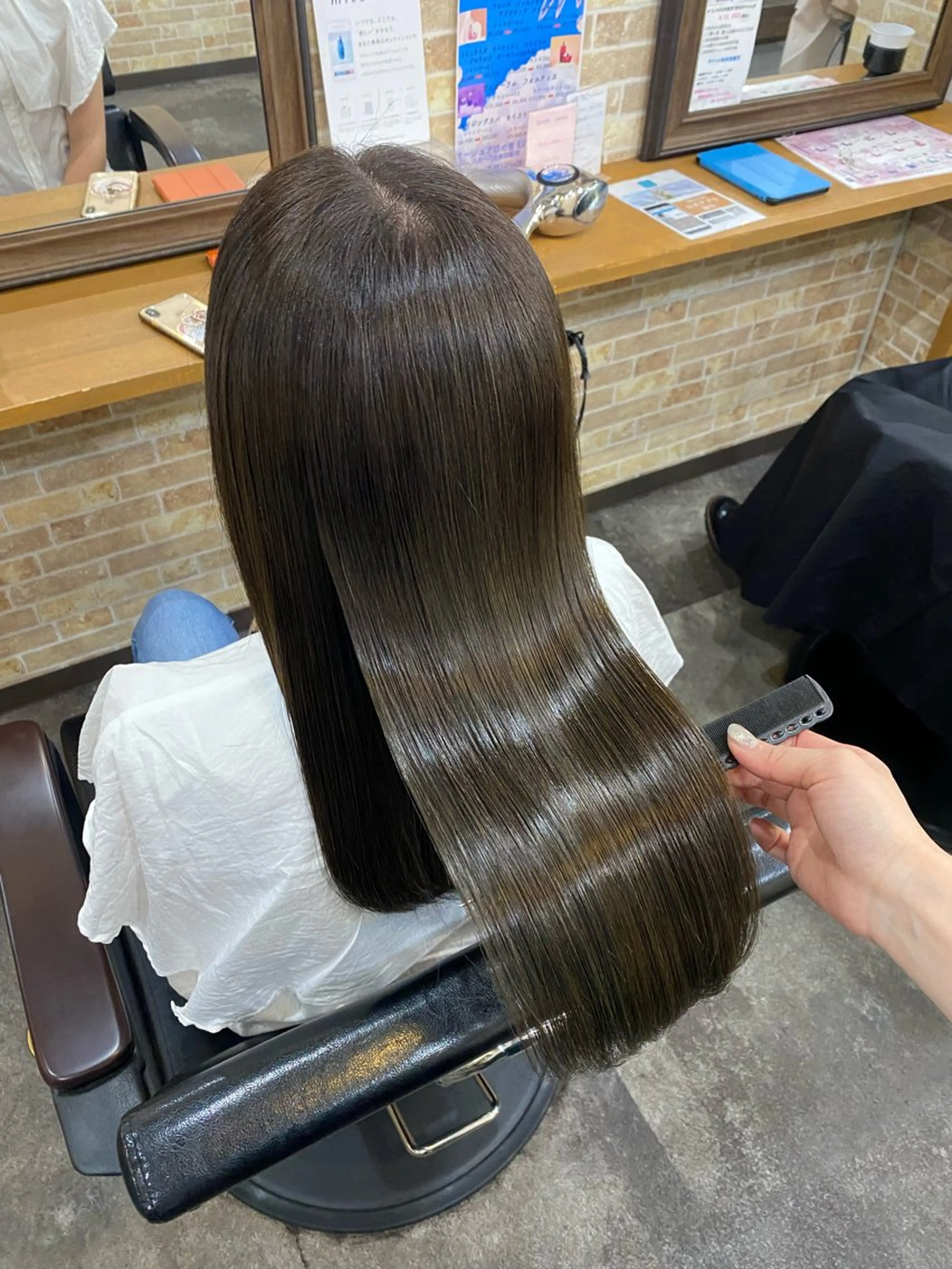 セミロング 髪質改善 🤍erikaのヘアスタイル