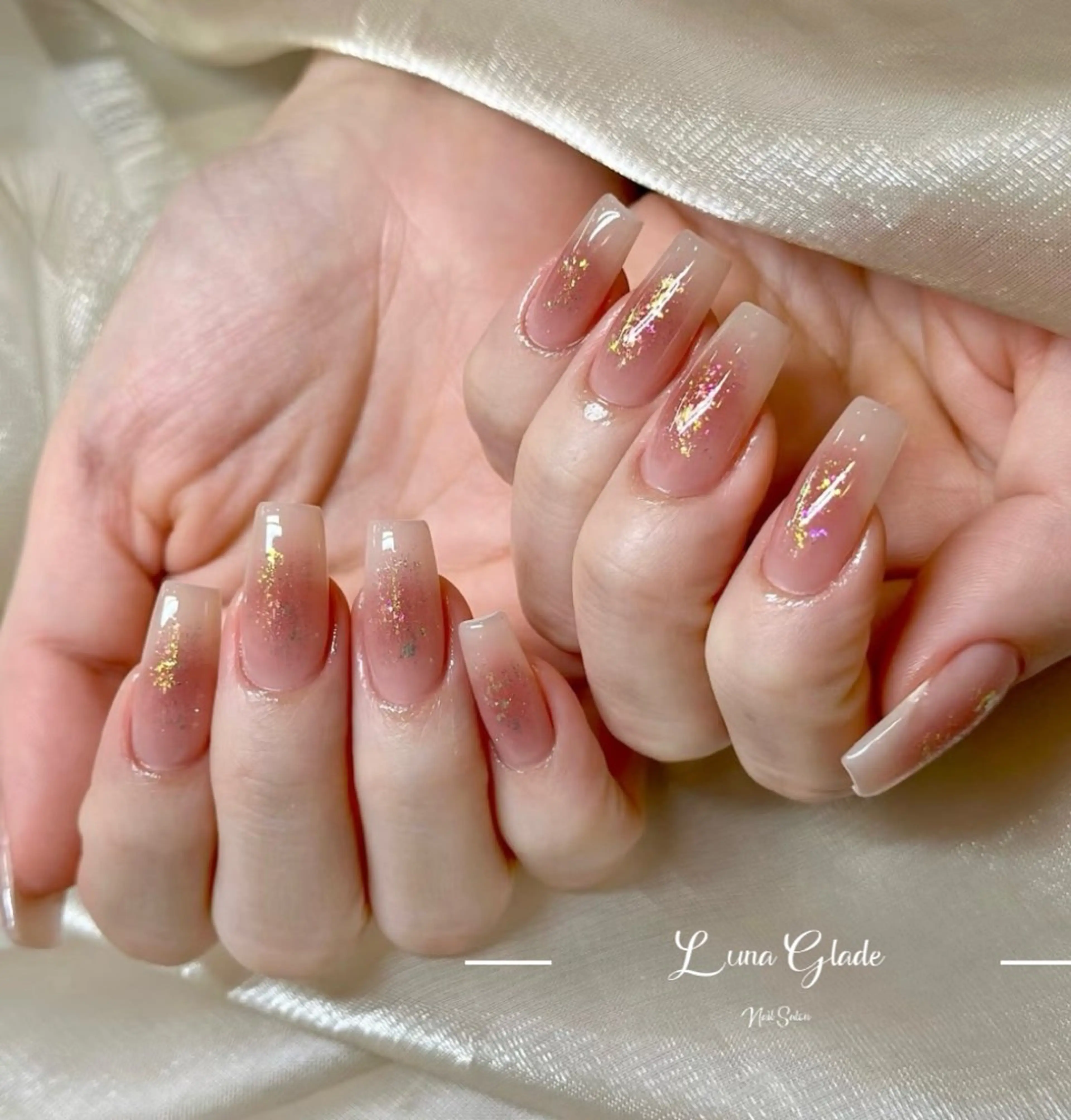 ショート 韓国風ヘア ハンドネイル Luna Glade Nail Salon所属・Luna Gladeのネイルデザイン