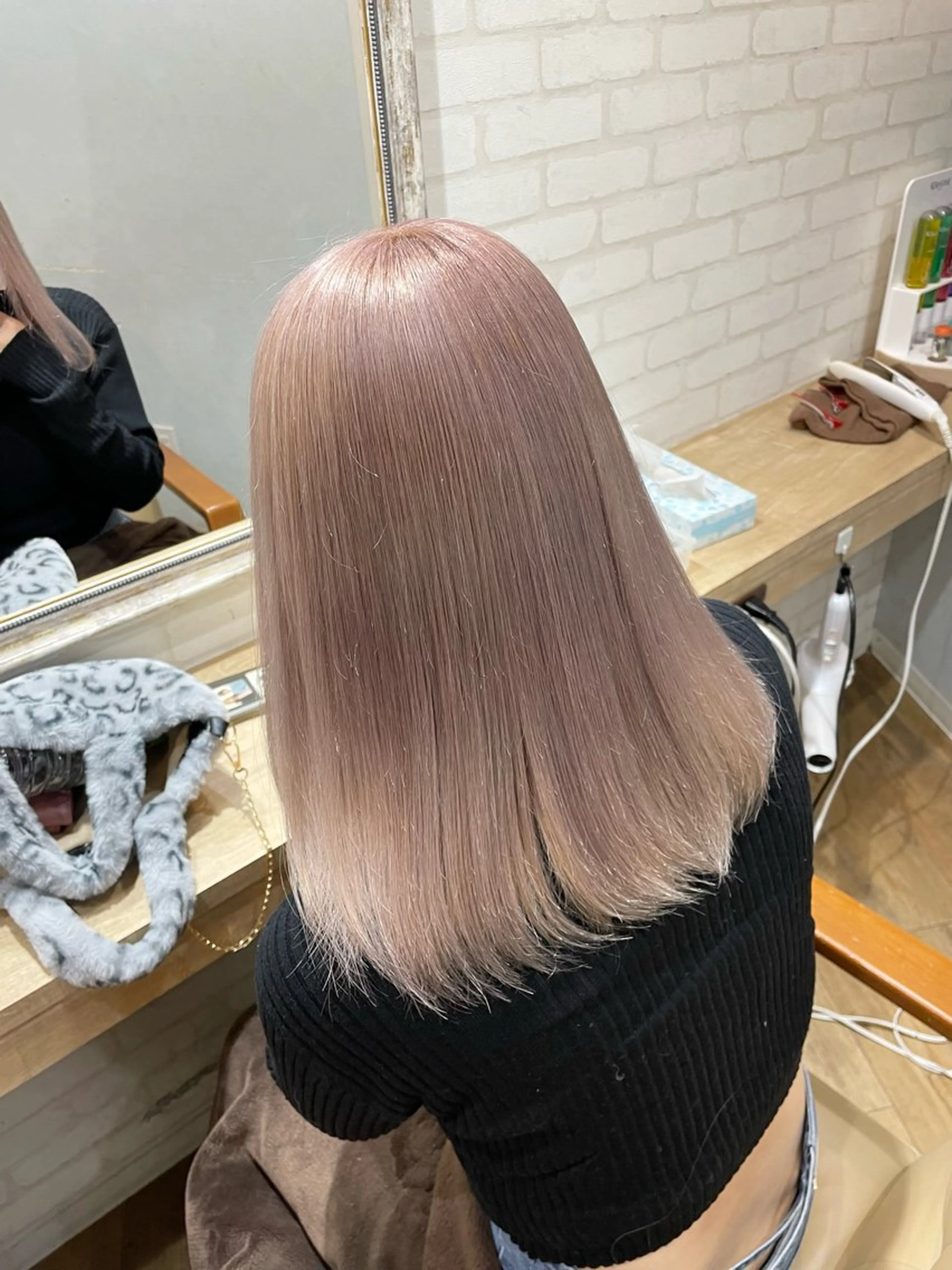 カラー ベージュカラー ピンクカラー ピンクベージュ Lapis所属・韓国レイヤーカット/ AIRIのヘアスタイル