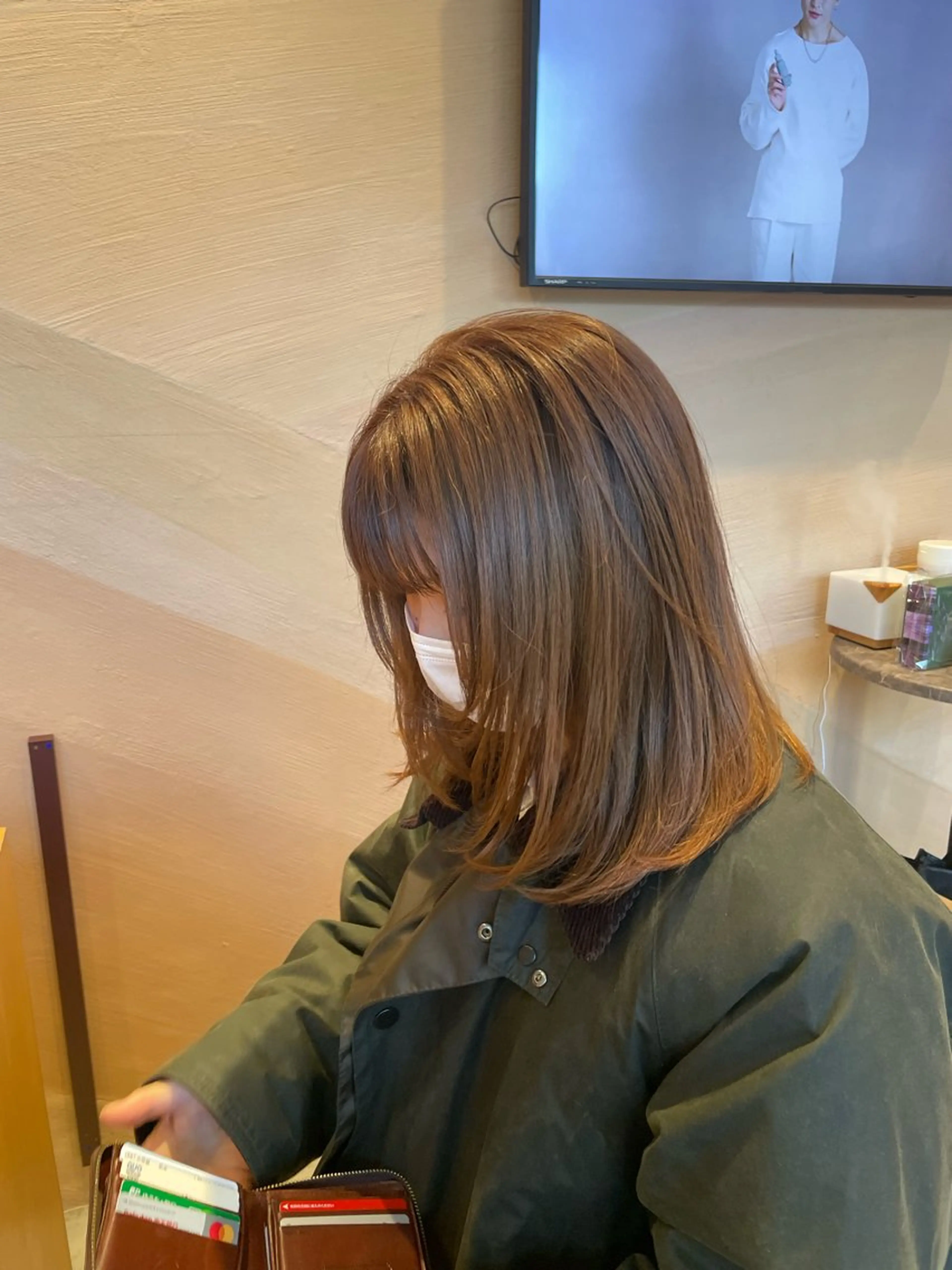 ミディアム 箭内葉月🌿 フェザーパーマ🌿のヘアスタイル