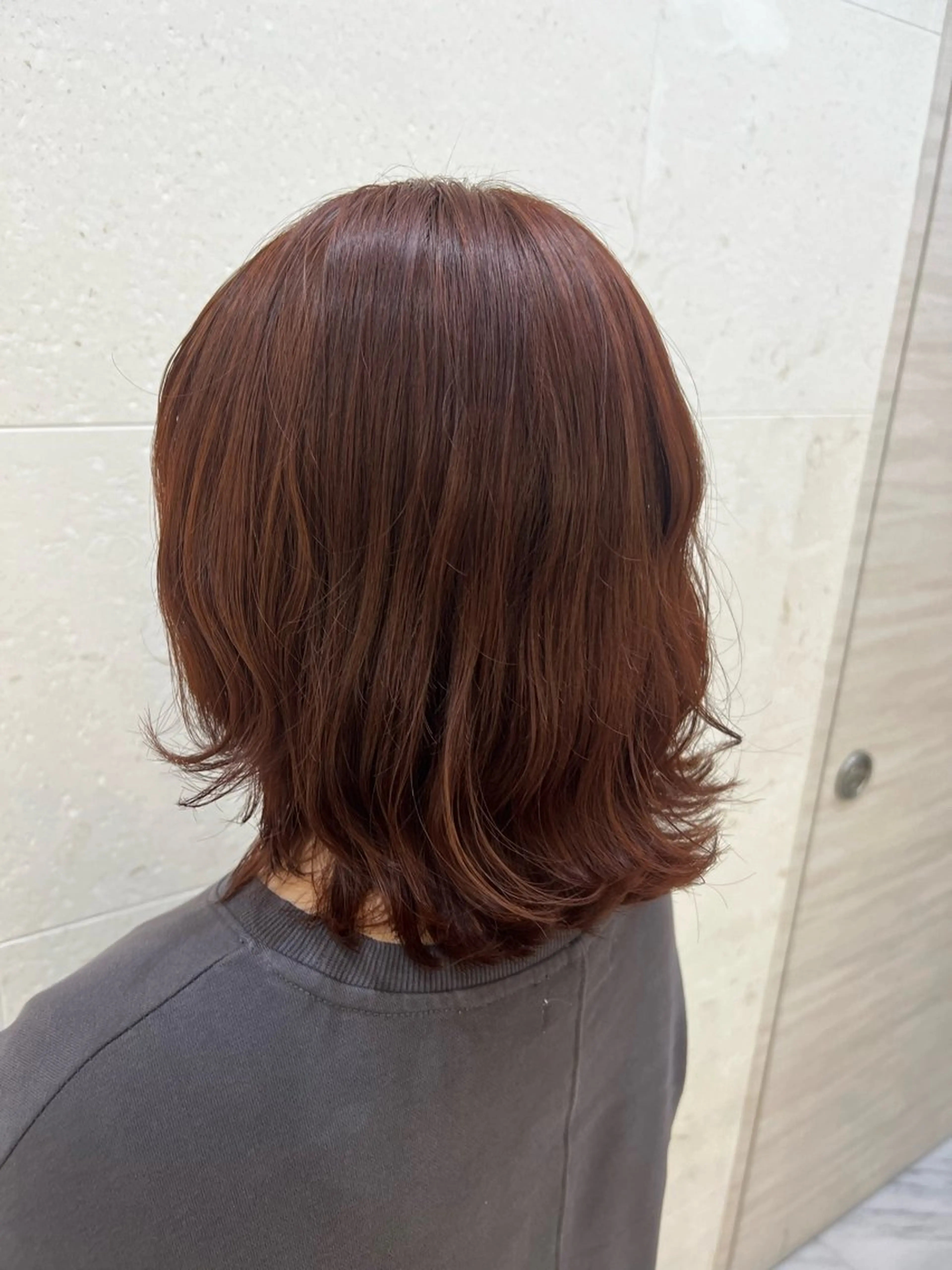 ミディアム カラー ブリーチ ブリーチなしカラー ヘアカラー トリートメント 鈴木 愛華のヘアスタイル