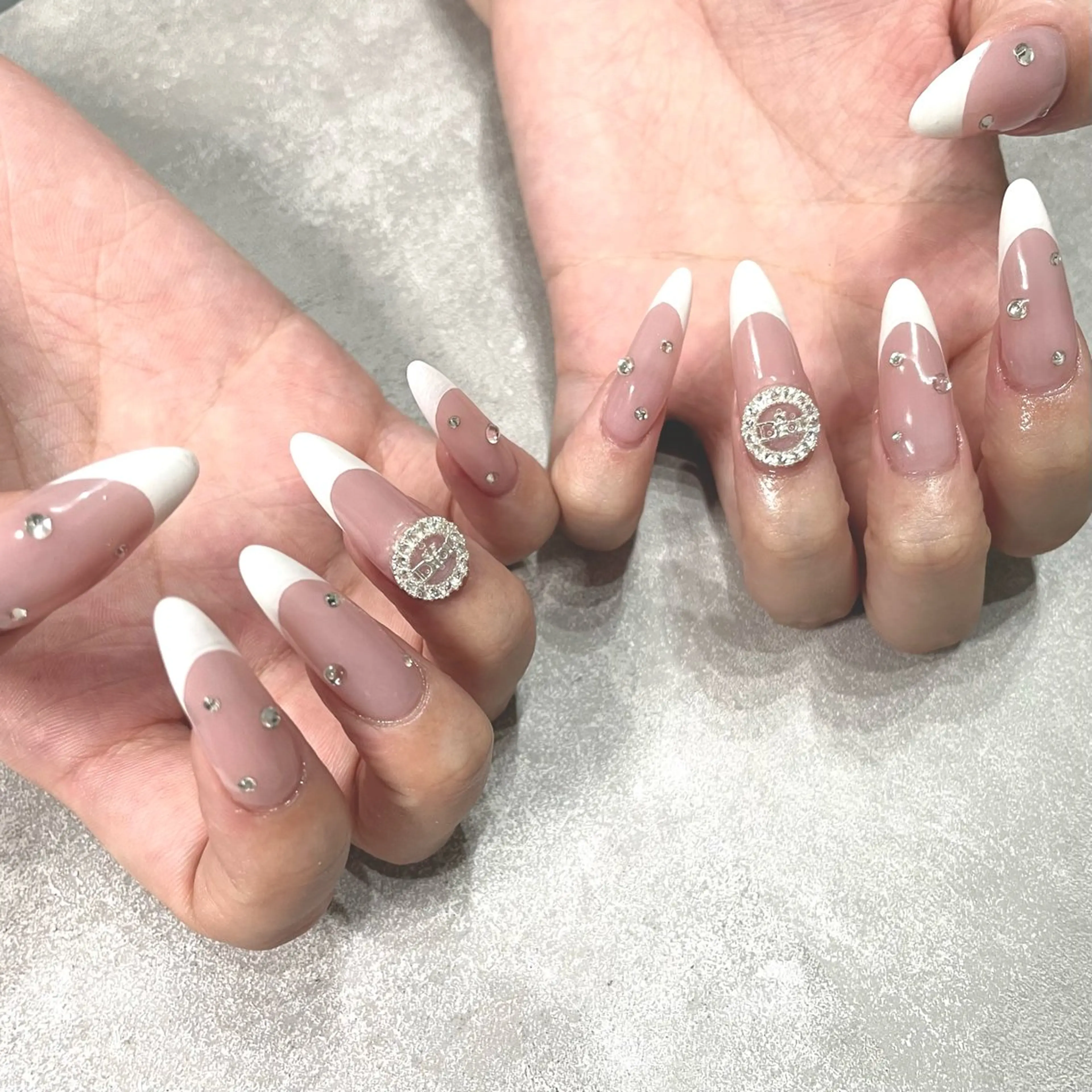 ネイル フレンチネイル ハンドネイル private salon lien所属・private salon　lienのネイルデザイン