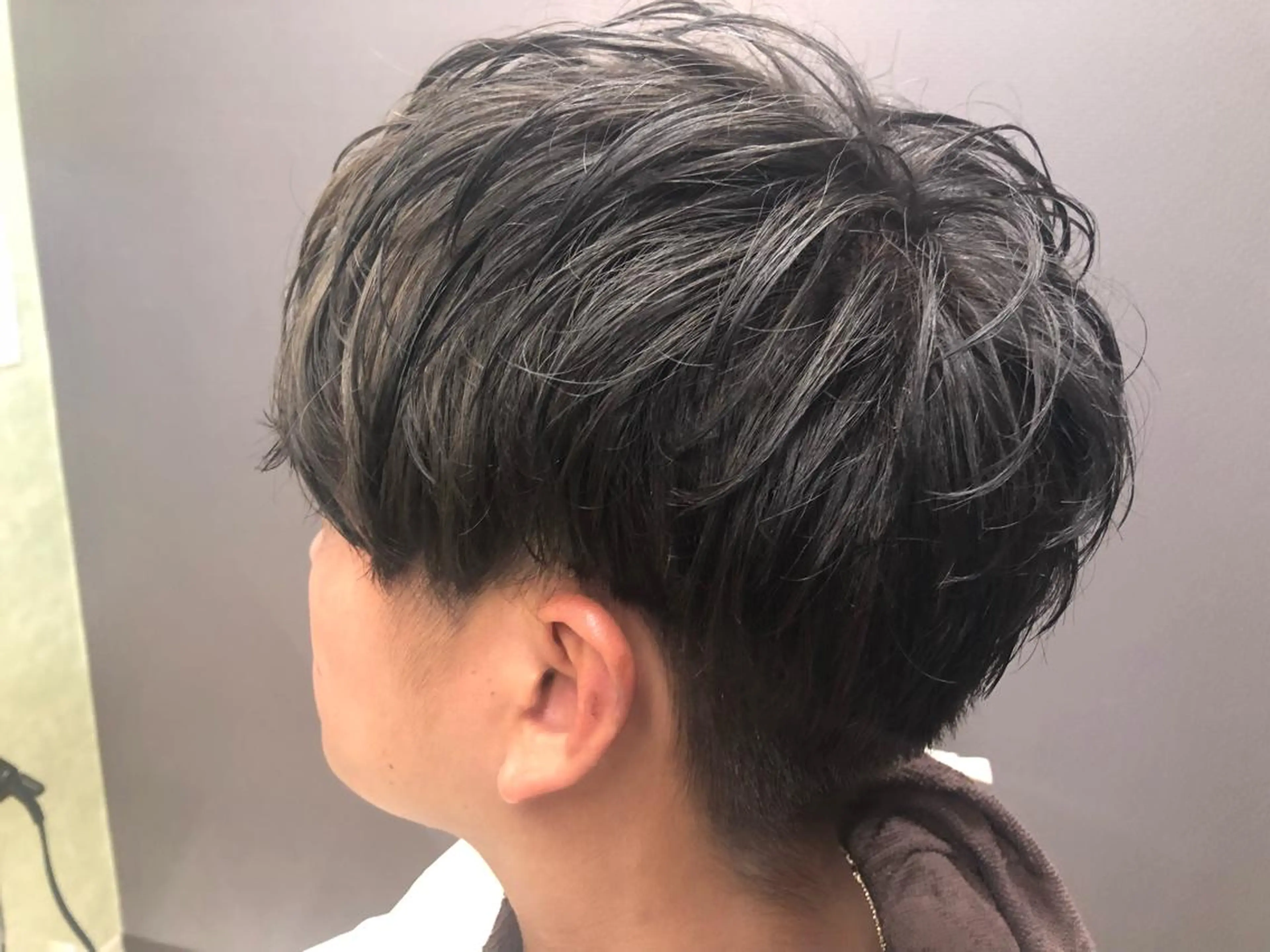 ショート カラー メンズ シルバー 女性指名人気no.1 尾崎のヘアスタイル