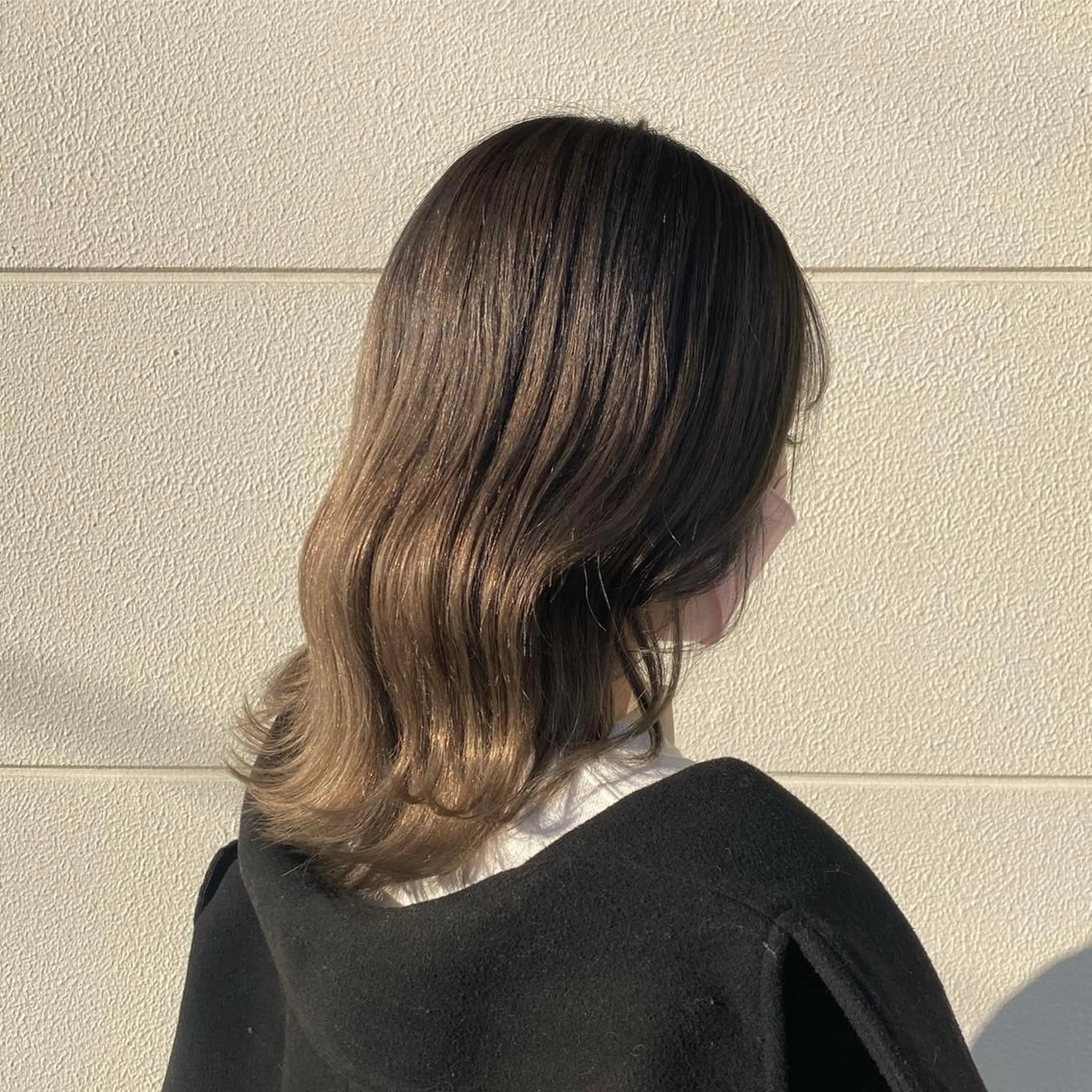 セミロング カラー 阿津坂 美空のヘアスタイル