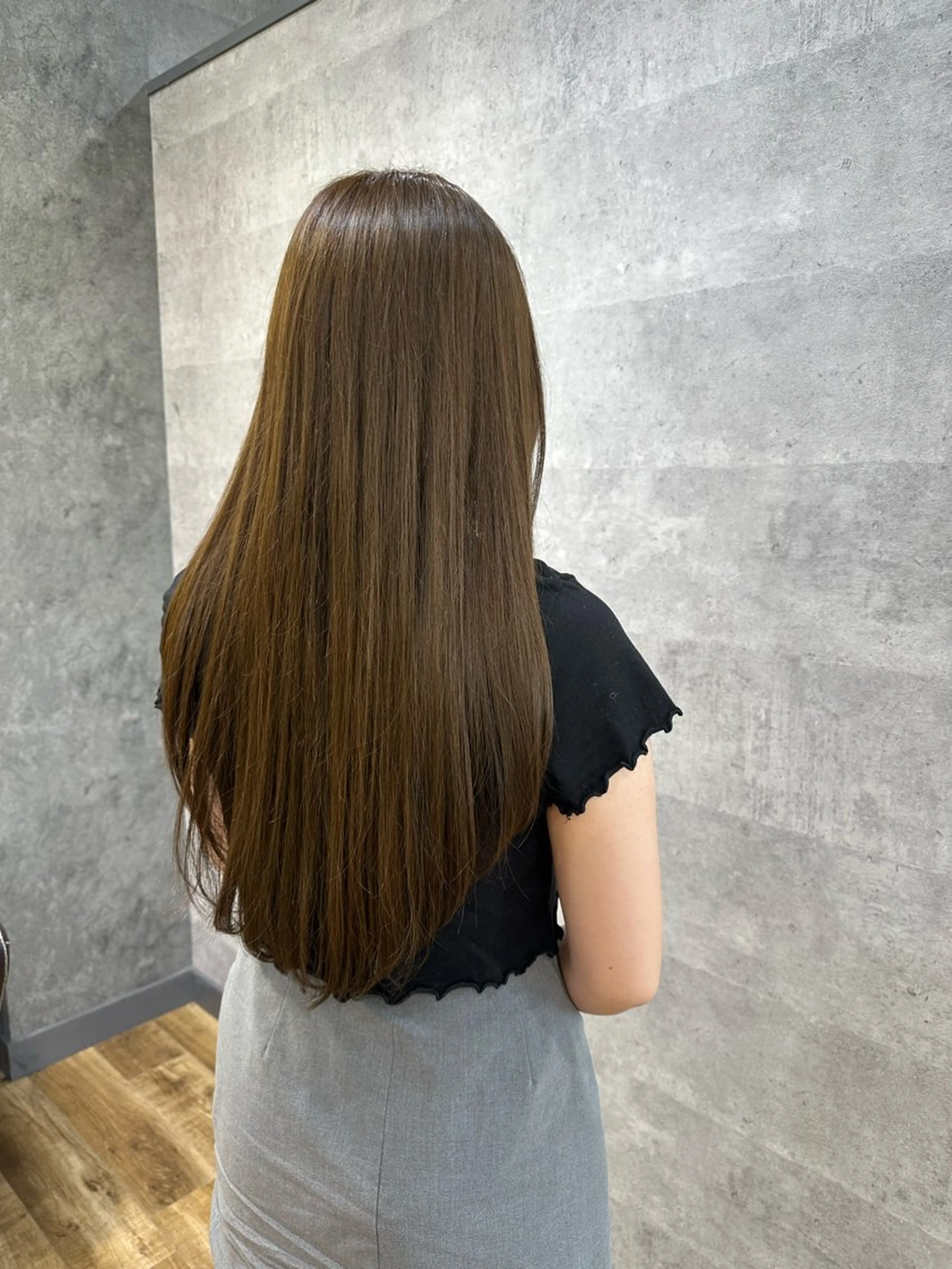ロング カラー カット ヘアカラー トリートメント U-ra NAMIのヘアスタイル