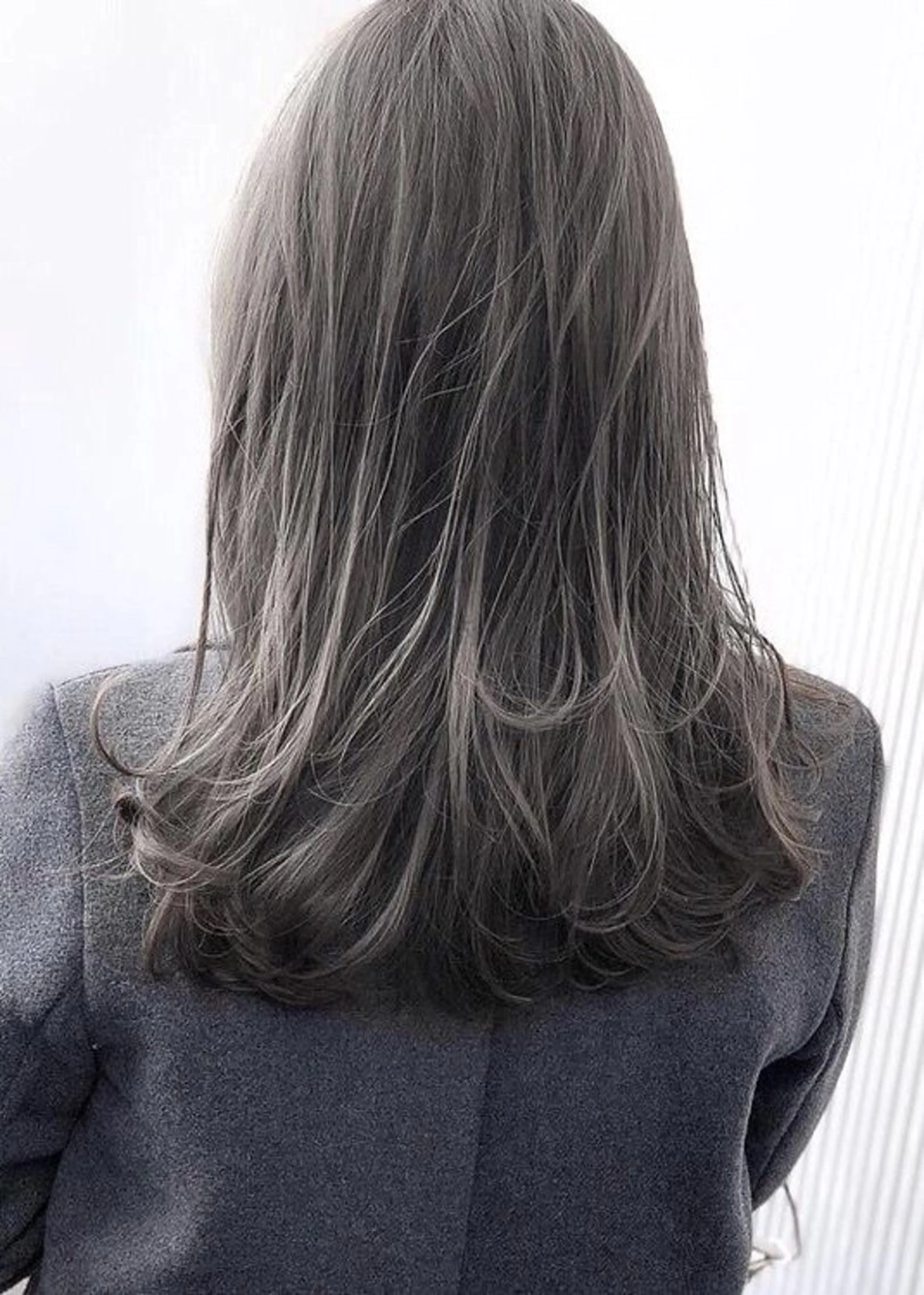 ミディアム カット ヘアカラー トリートメント hoNua. 栄/透明感カラーのヘアスタイル