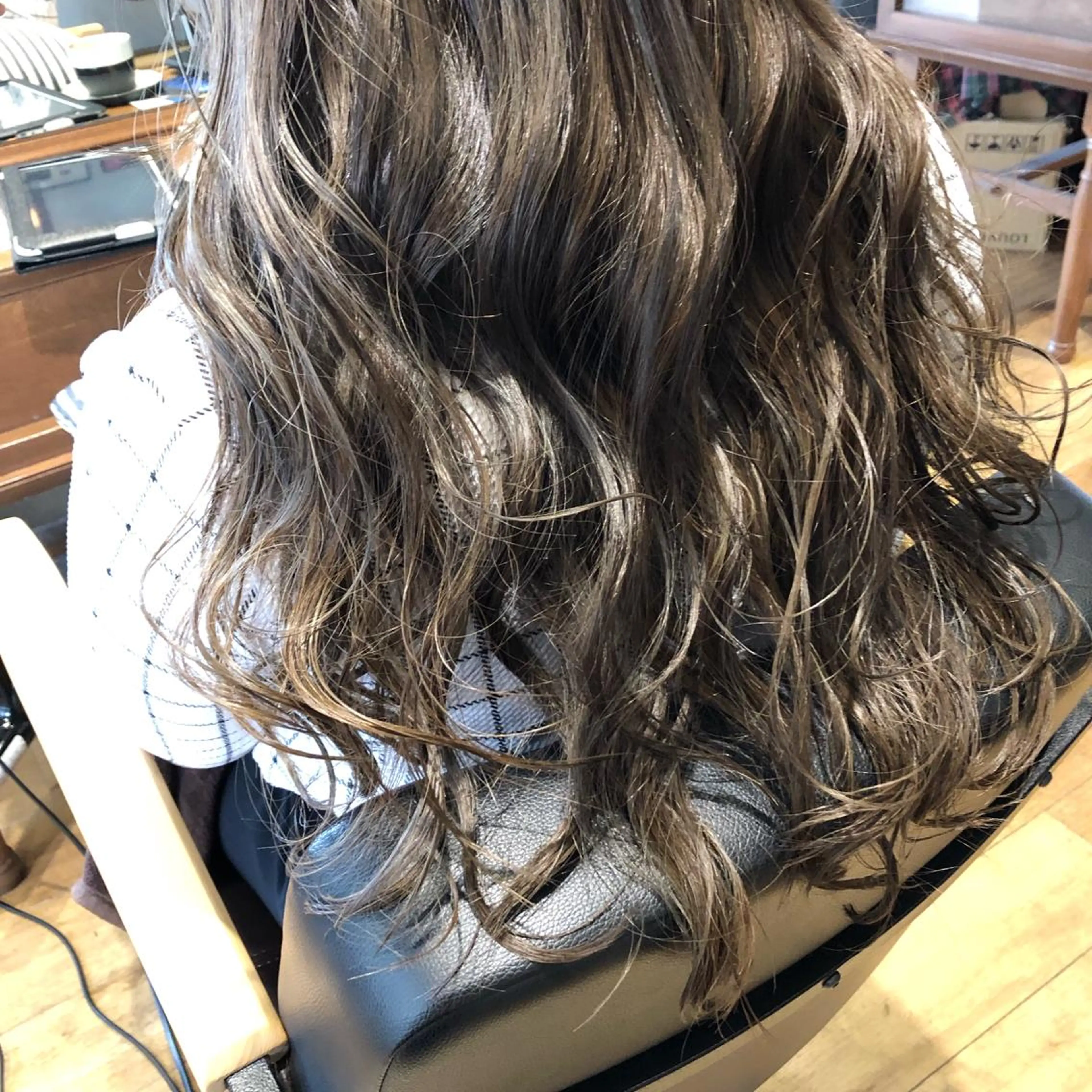 ロング カラー グレージュ ハイライトカラー ハイライト ヘアカラー トリートメント ◇おの あすか◇のヘアスタイル