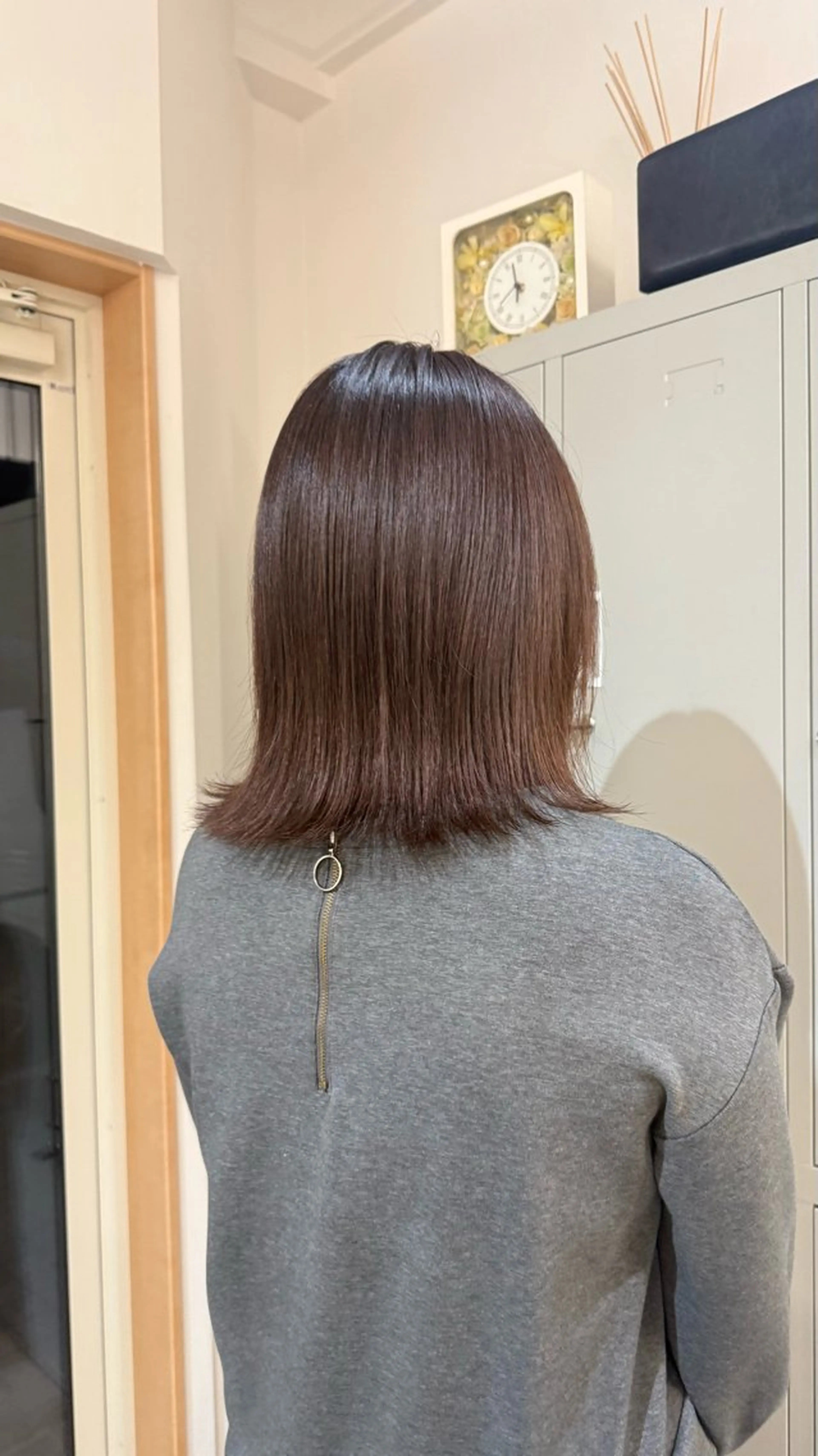 ミディアム カラー ヘアカラー トリートメント 似合わせカット🫧 🍒透明感ブリーチのヘアスタイル