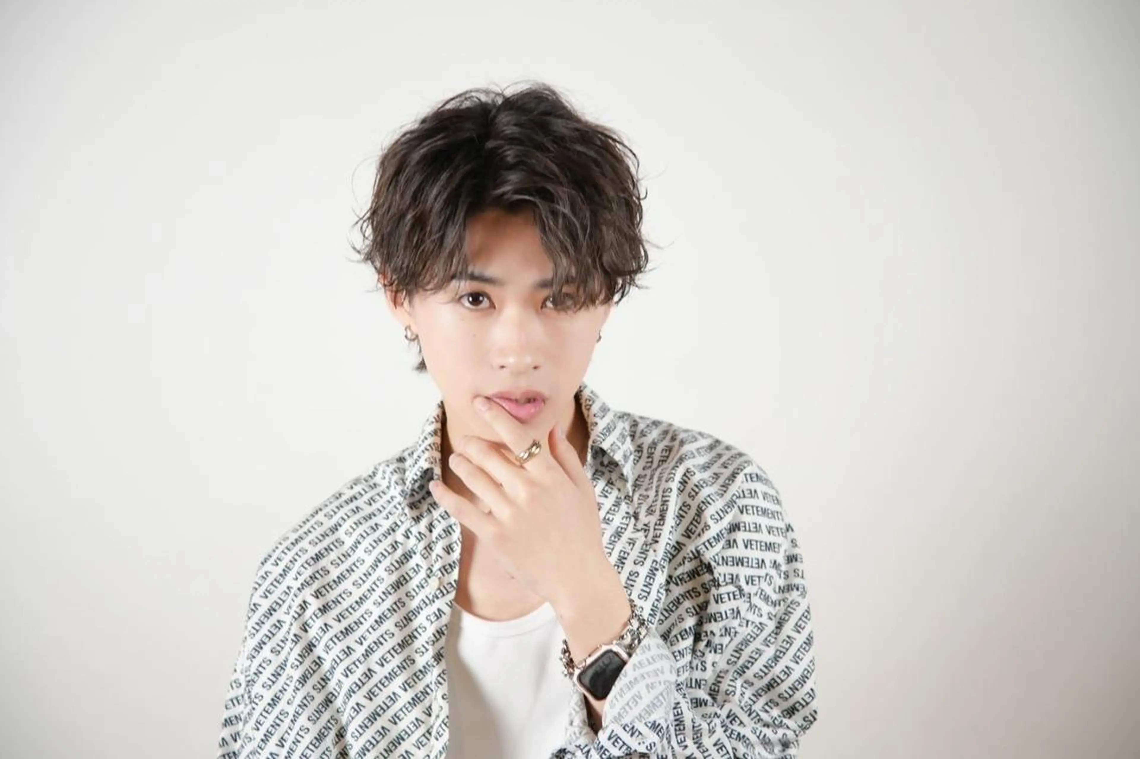 ミディアム メンズ 毛流れパーマ&縮毛 ⚔️夢生志(ゆうし)のヘアスタイル