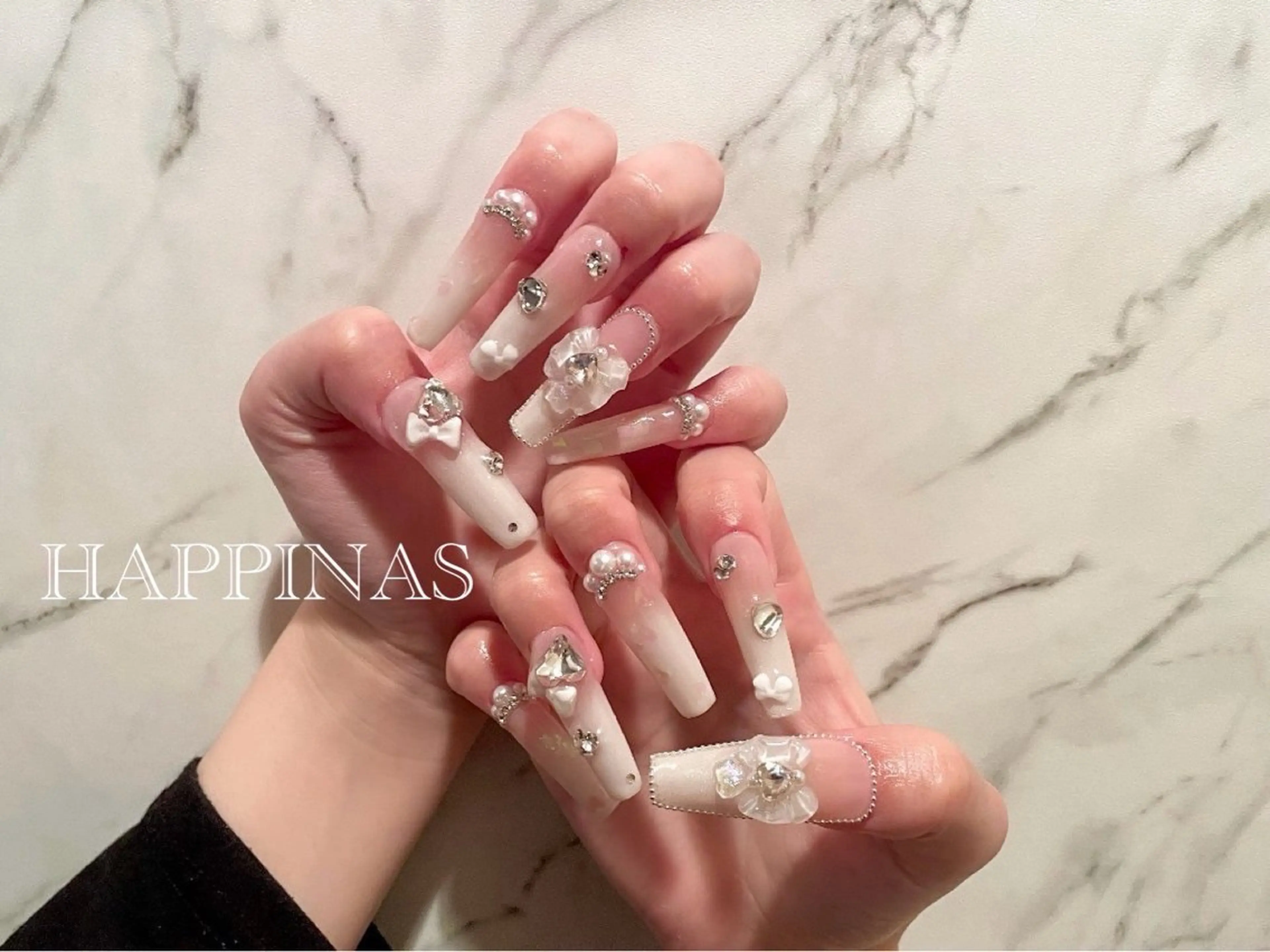 ネイル ガーリー グラデーション ロングネイル リボン スカルプネイル ハンドネイル HAPPINAS くるみのネイルデザイン