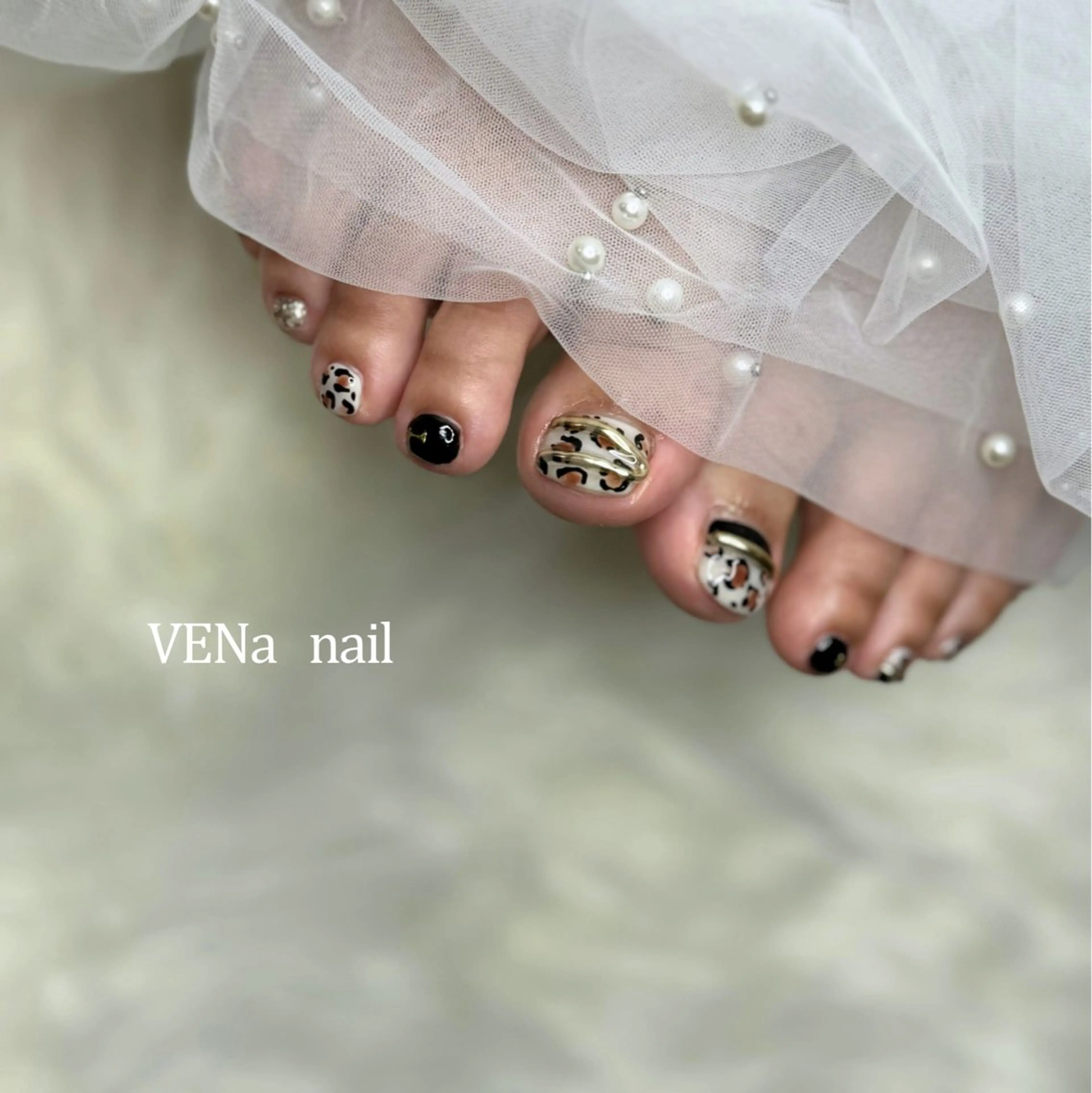 ネイル フットネイル ミラーネイル フットネイル VENa eye＆ nail salonのネイルデザイン