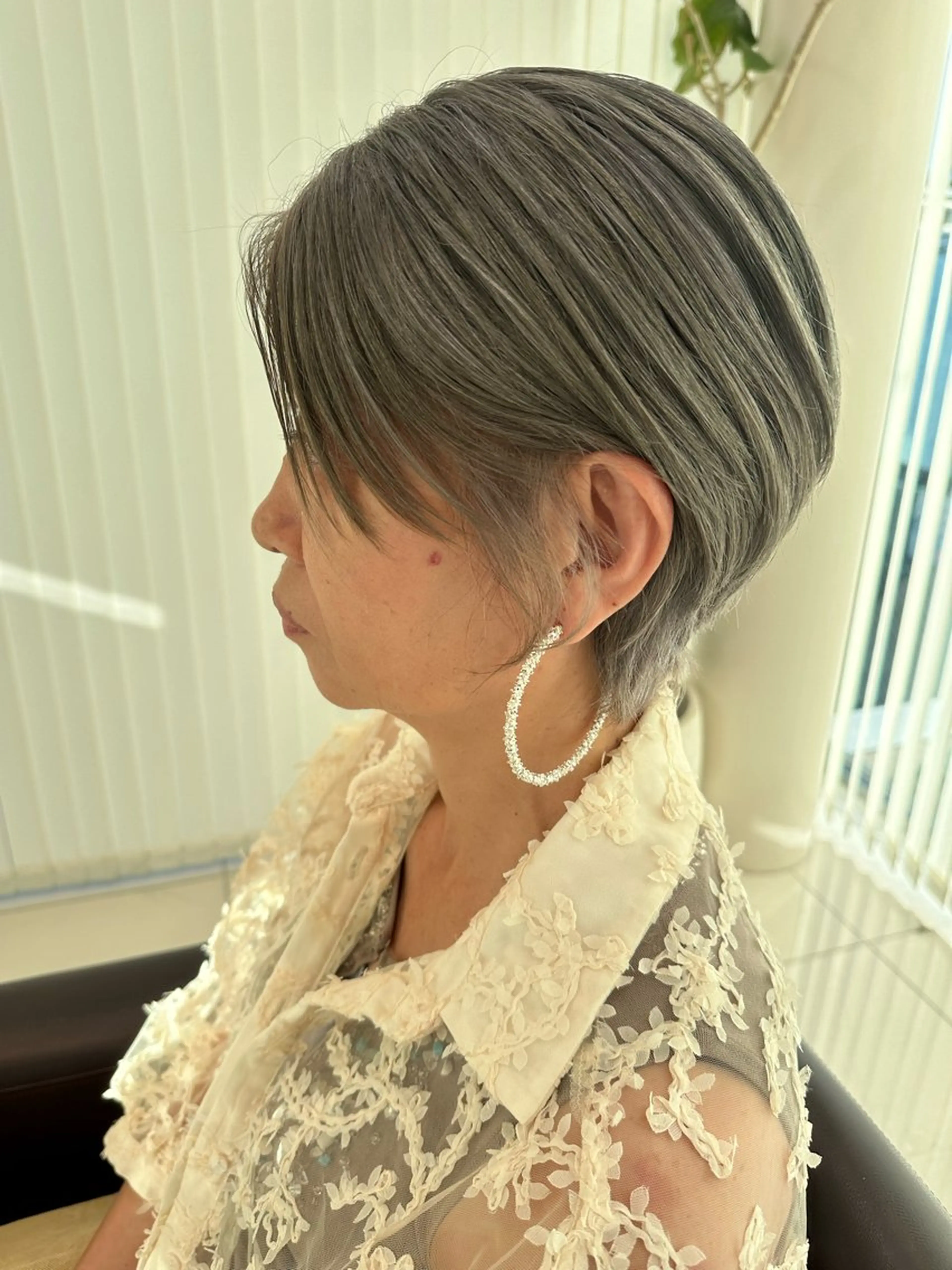 ショート カラー ショートヘア カット ヘアカラー ハイトーン/艶カラー /透明感カラー/みなのヘアスタイル