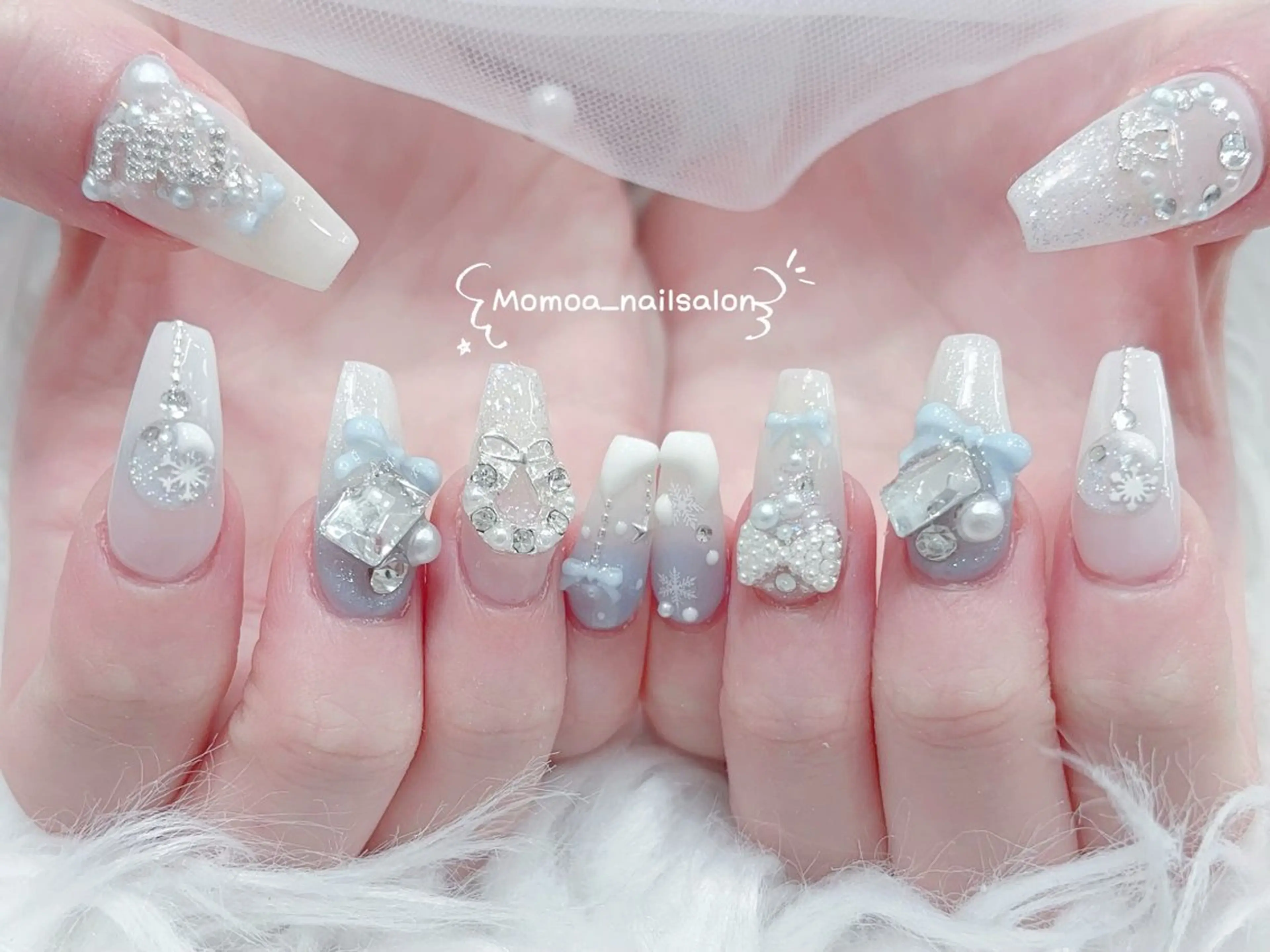 ネイル 成人式 ロングネイル マグネットネイル 大理石ネイル(マーブル) リボン ハンドネイル MoMoA Nail ネイル長さ出し専門店のネイルデザイン