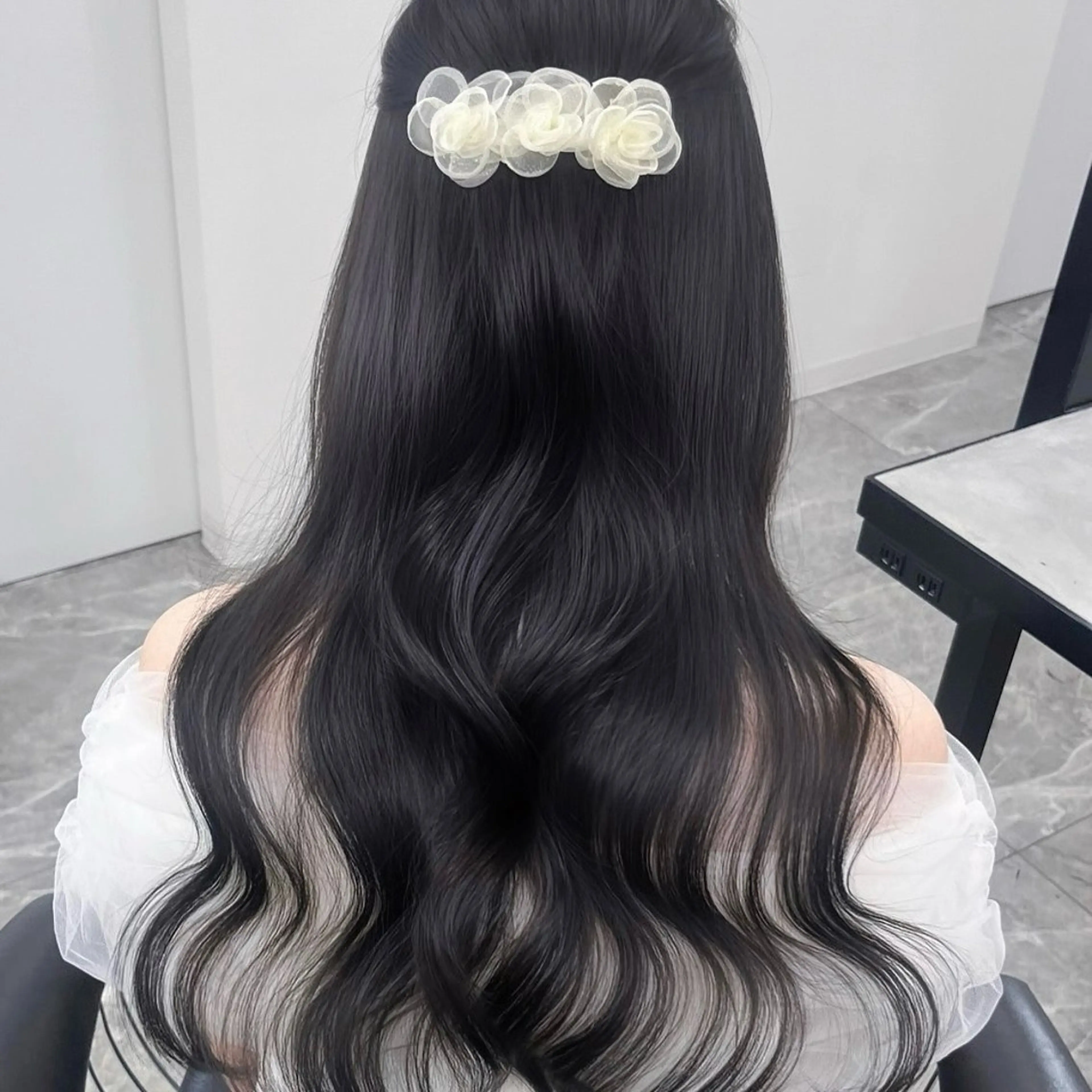 セミロング カット ヘアカラー トリートメント 真央/ブリーチなし/ ベージュ/艶カラーのヘアスタイル