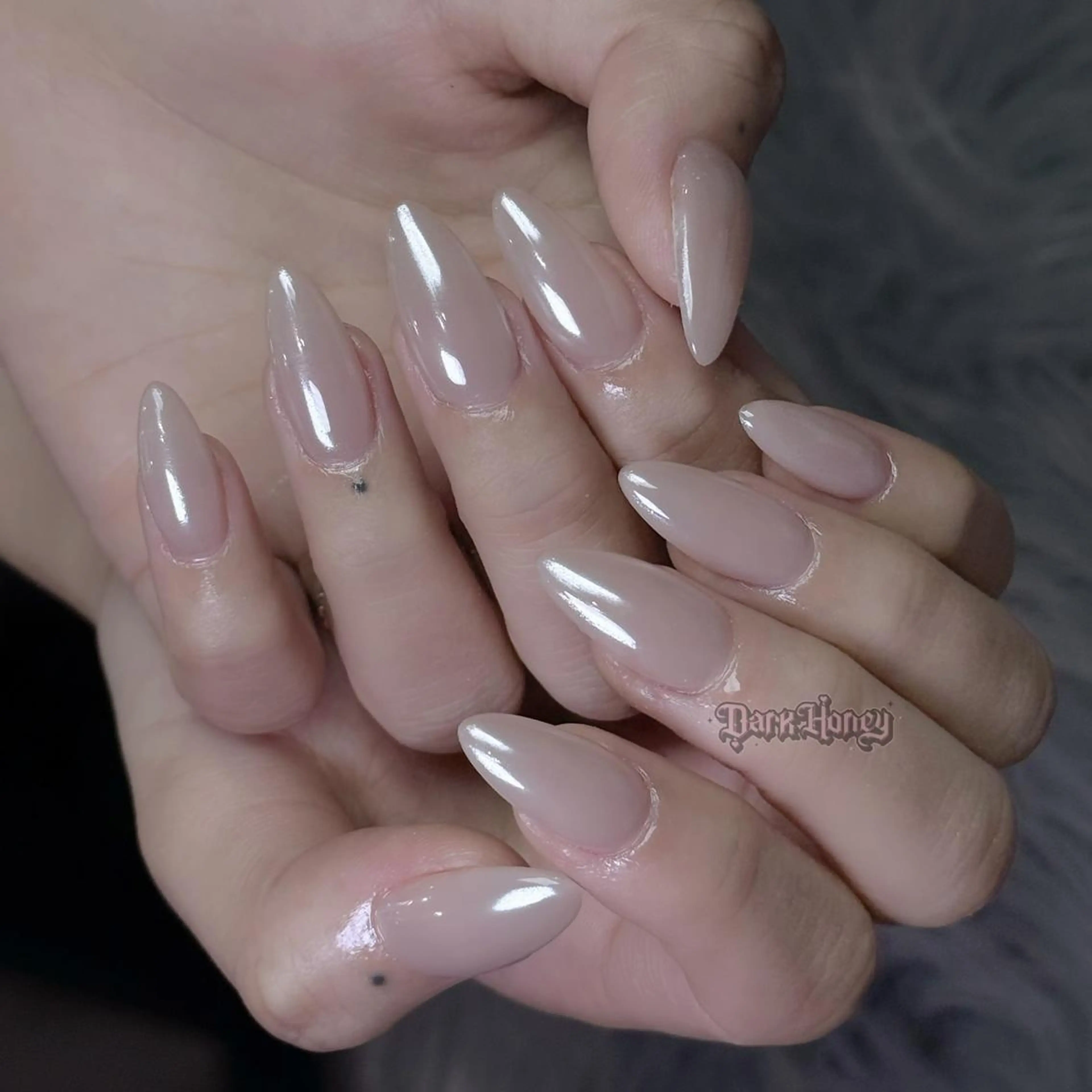 ネイル ハンドネイル Dark Honey Susuのネイルデザイン