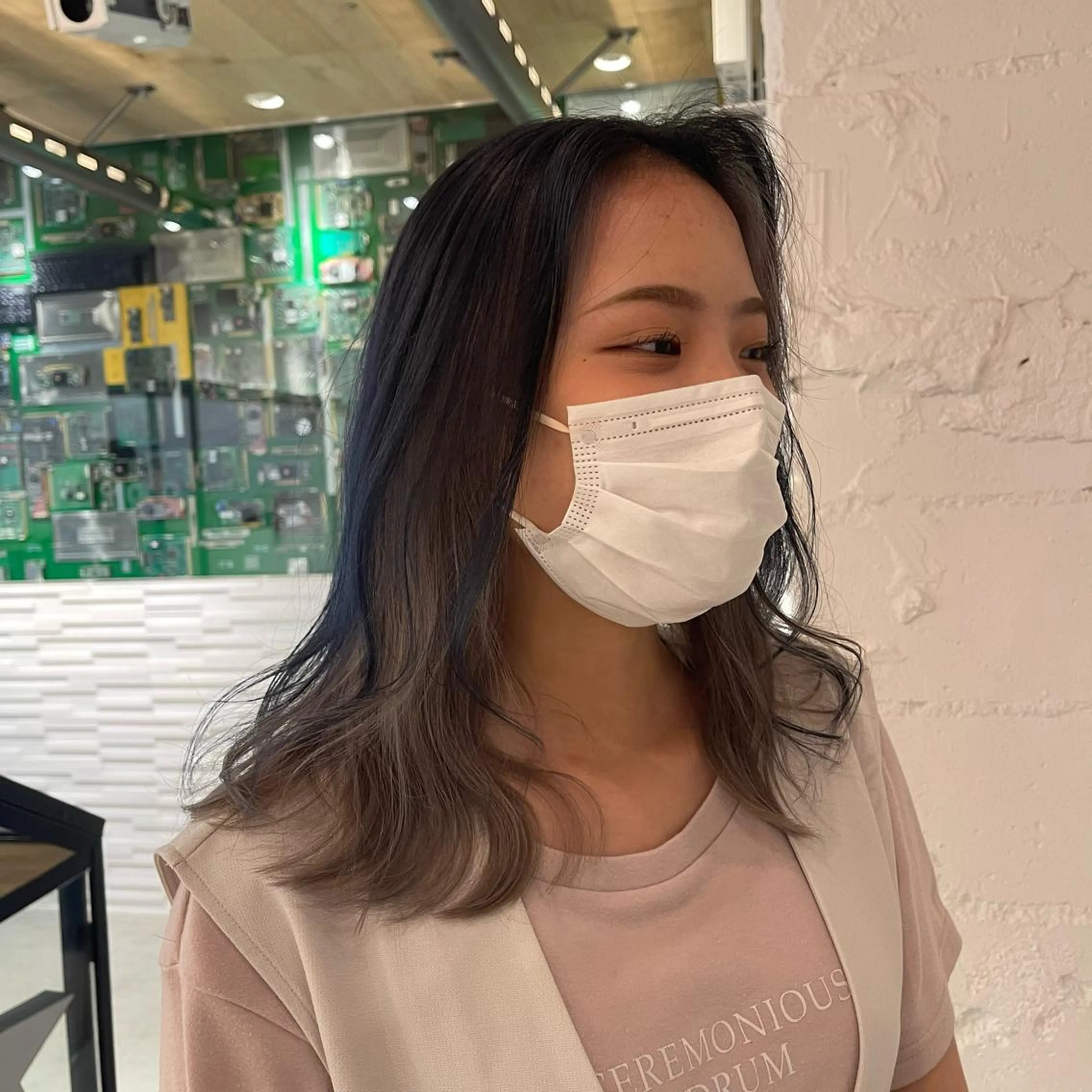 セミロング カラー ヘアカラー トリートメント lunty miichiのヘアスタイル
