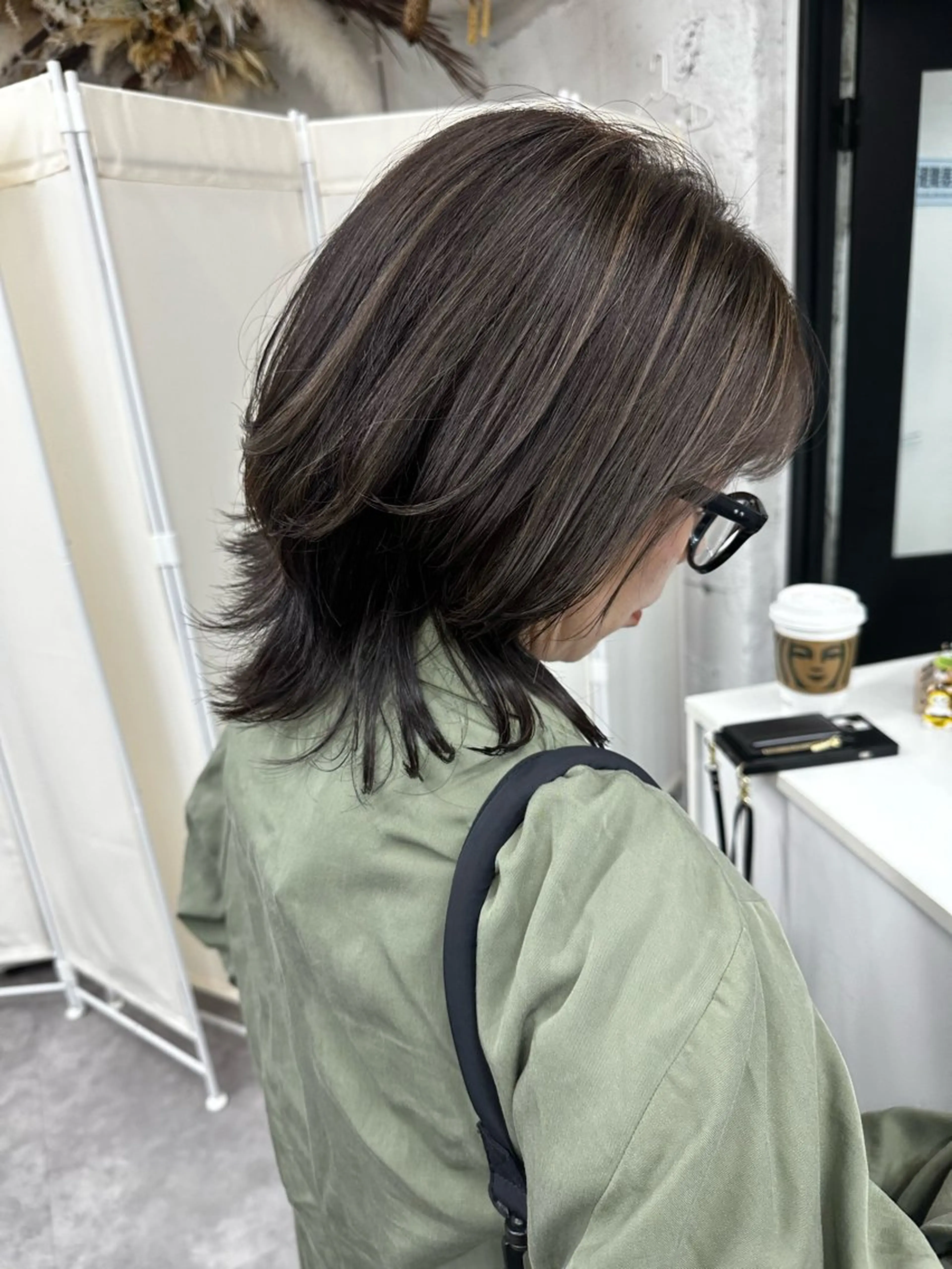 ミディアム ハイライト レイヤーカット ウルフカット ウルフレイヤー riah  【リア】所属・韓国ヘア🤍 YU-KA🎀✨のヘアスタイル