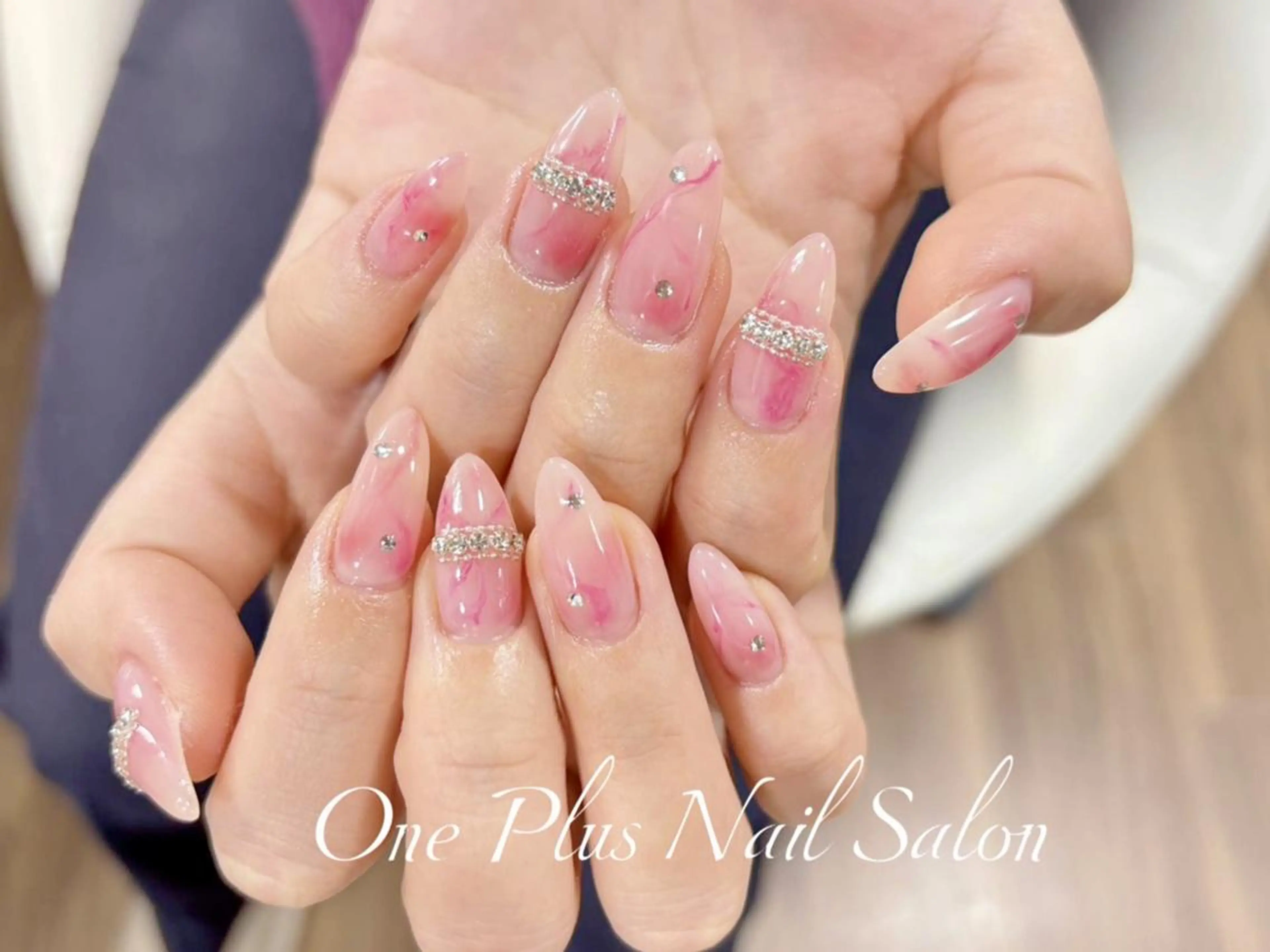 ネイル ジェルネイル 持ち込み ニュアンスネイル パラジェル ワンホンネイル ハンドネイル ハンドケア One Plus Nail Salonのネイルデザイン