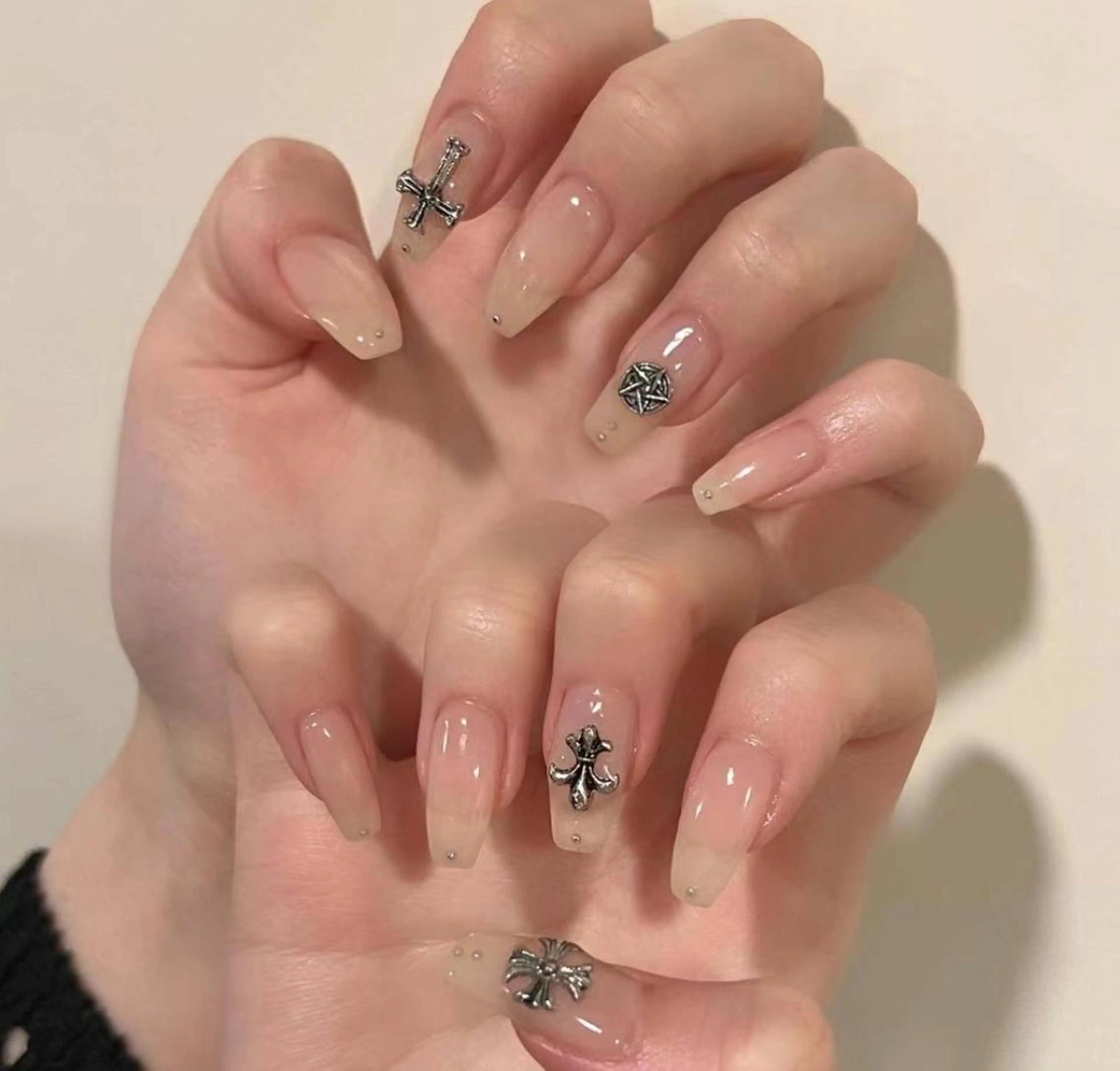 ネイル Queens テイのネイルデザイン