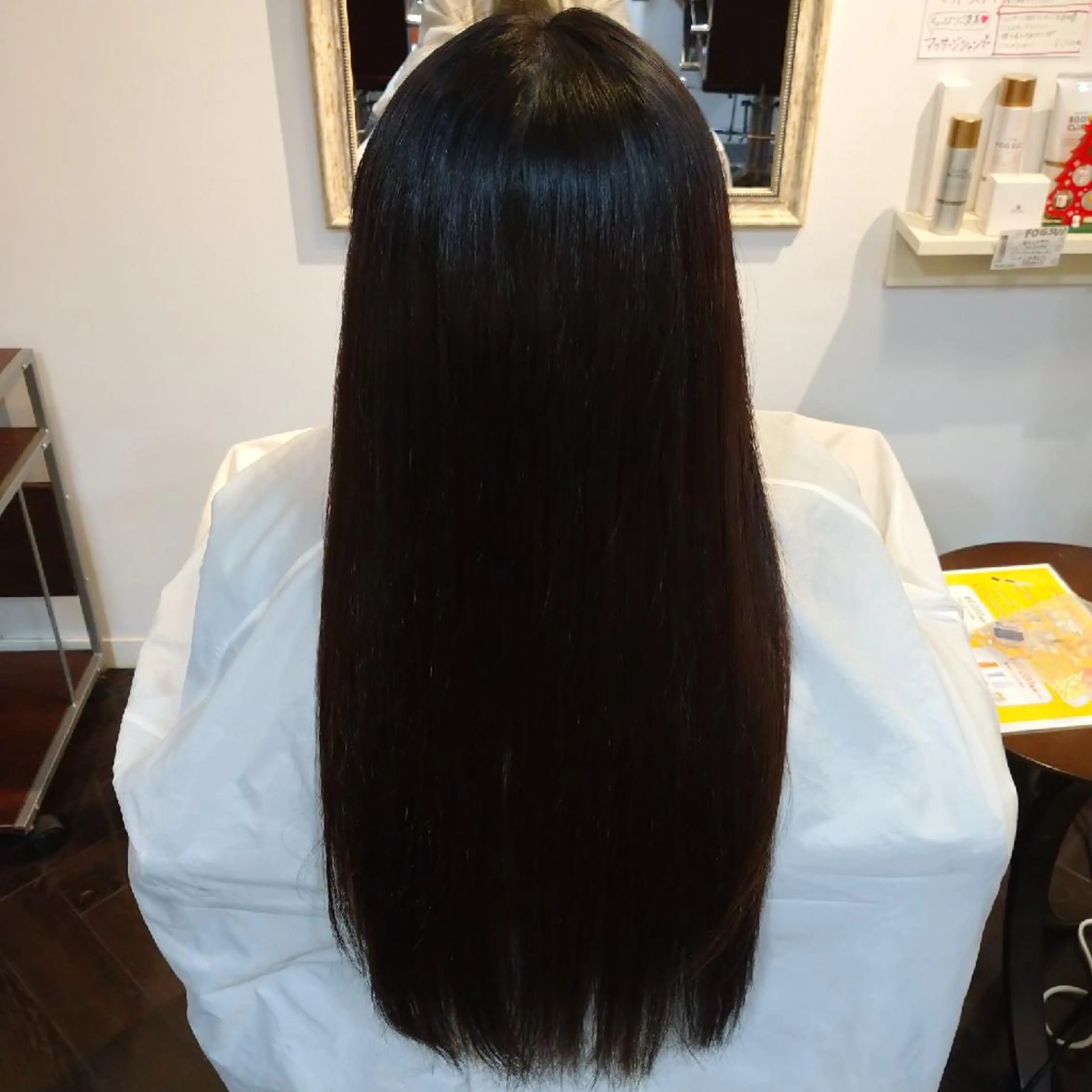 セミロング youres  hair  髪質改善トリートメント&ヘッドスパ新宿三丁目店所属・髪質改善 芝井千晶のヘアスタイル