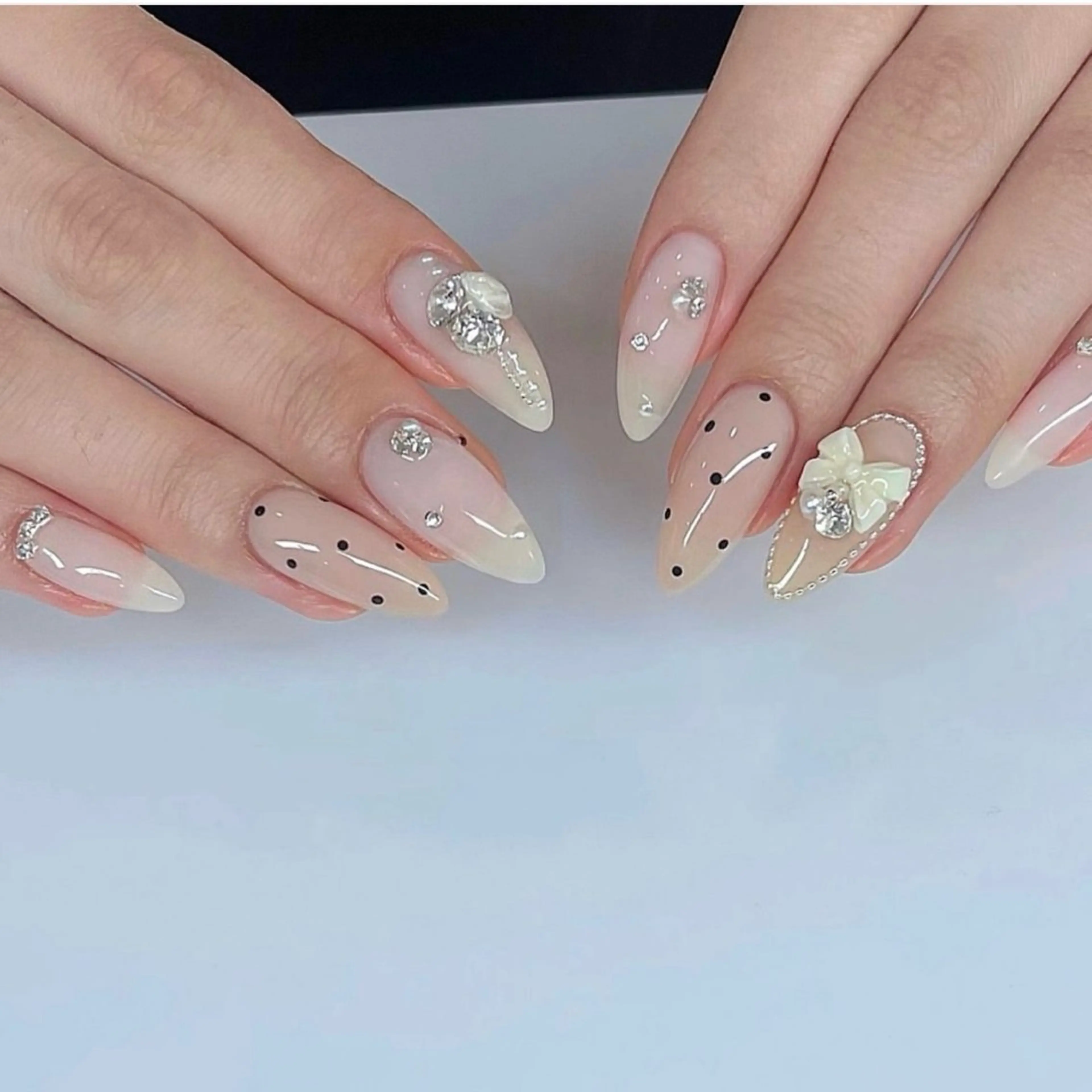 ネイル アートネイル フレンチネイル ジェルネイル グラデーション 韓国ネイル ハンドネイル Lala Nails所属・Lala Nailsのネイルデザイン