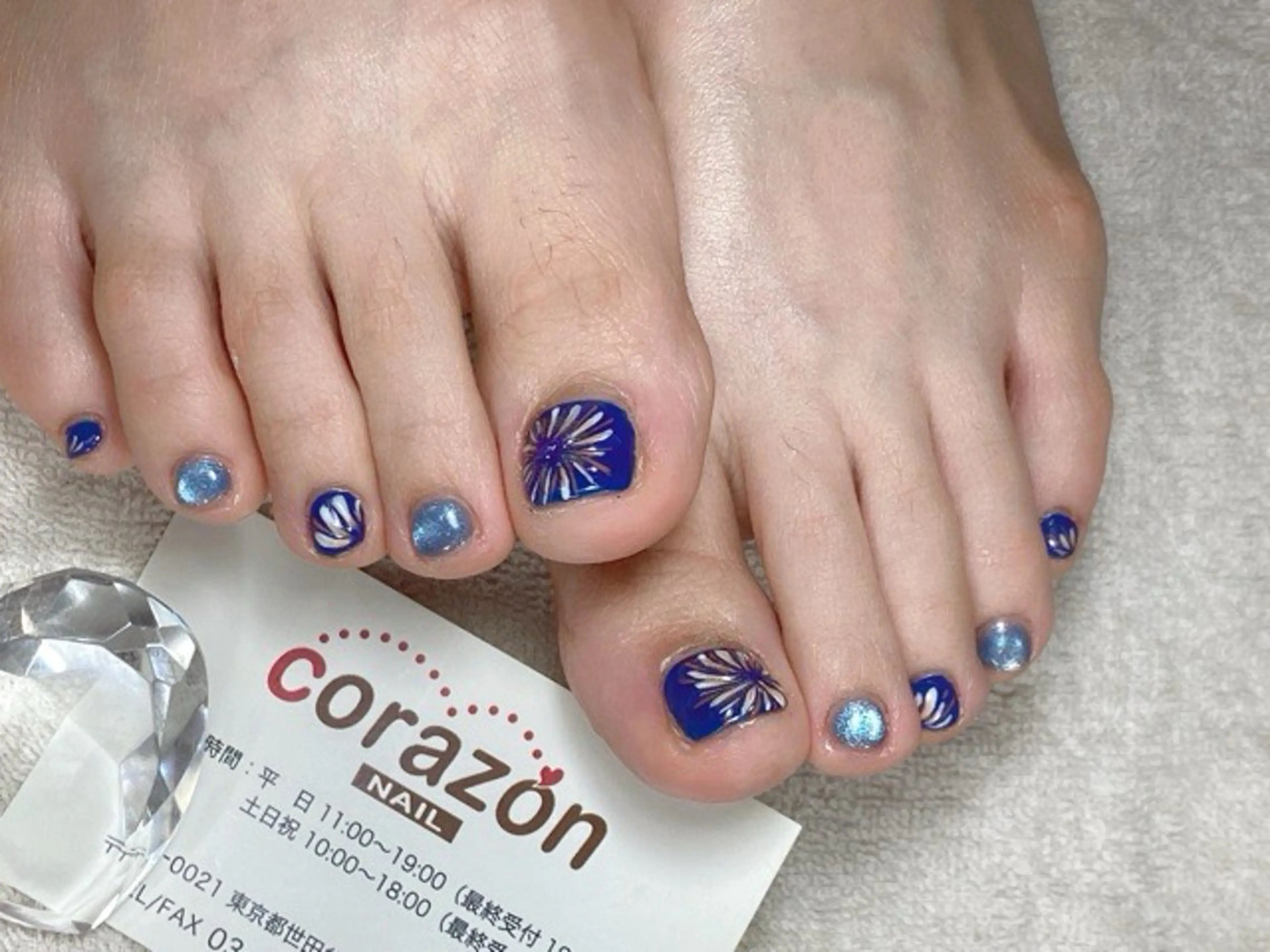 ネイル アートネイル ブルー フットネイル 水色 マグネットネイル フットネイル corazon所属・ネイリスト aicoのネイルデザイン