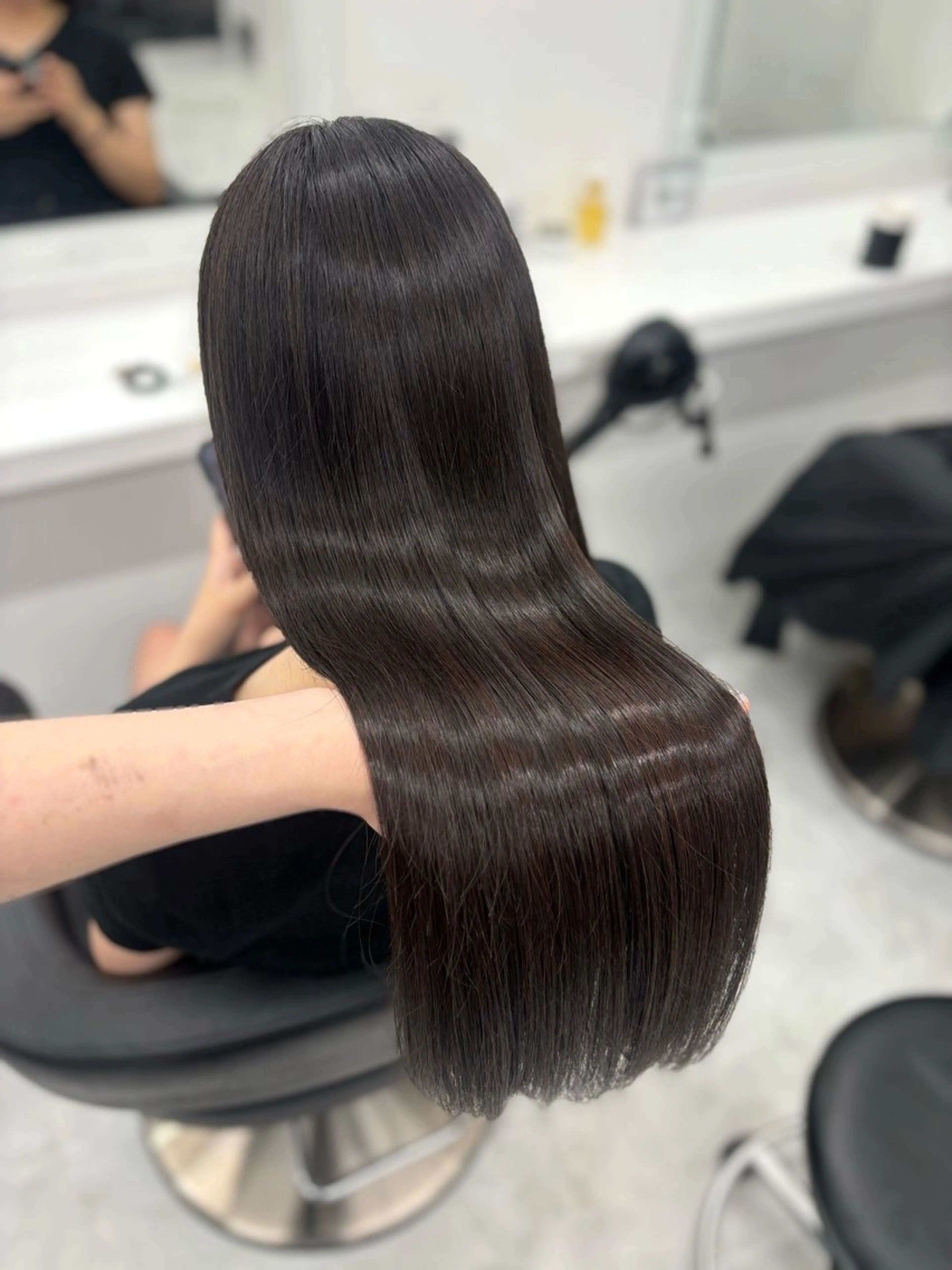 ロング パーマ カット 縮毛矯正 トリートメント ヘッドスパ ヘアセット 韓国レイヤー ハッシュカットのヘアスタイル