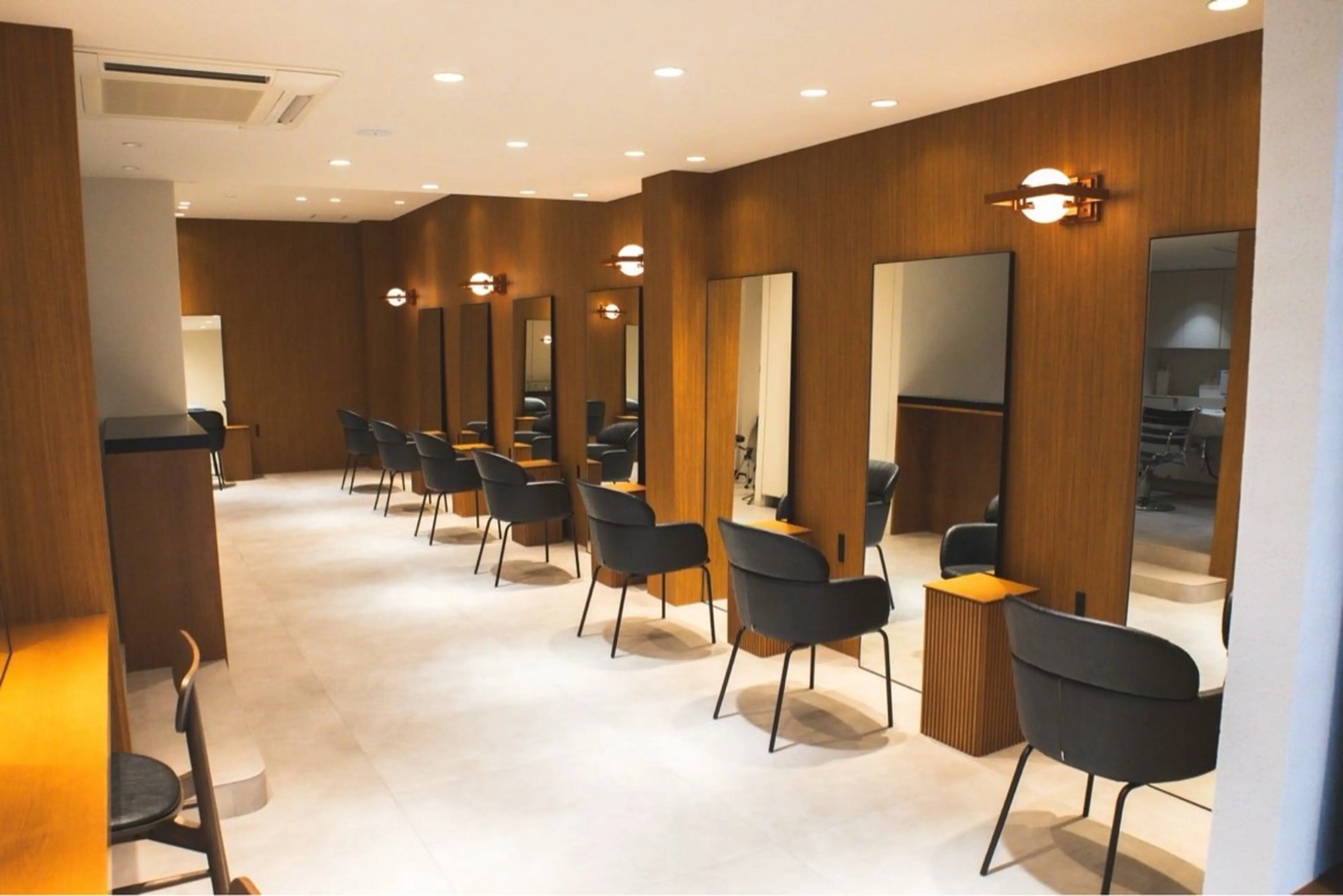 ミディアム カラー yiye   神宮前所属・manami /暖色 /カットモデル募集のヘアスタイル